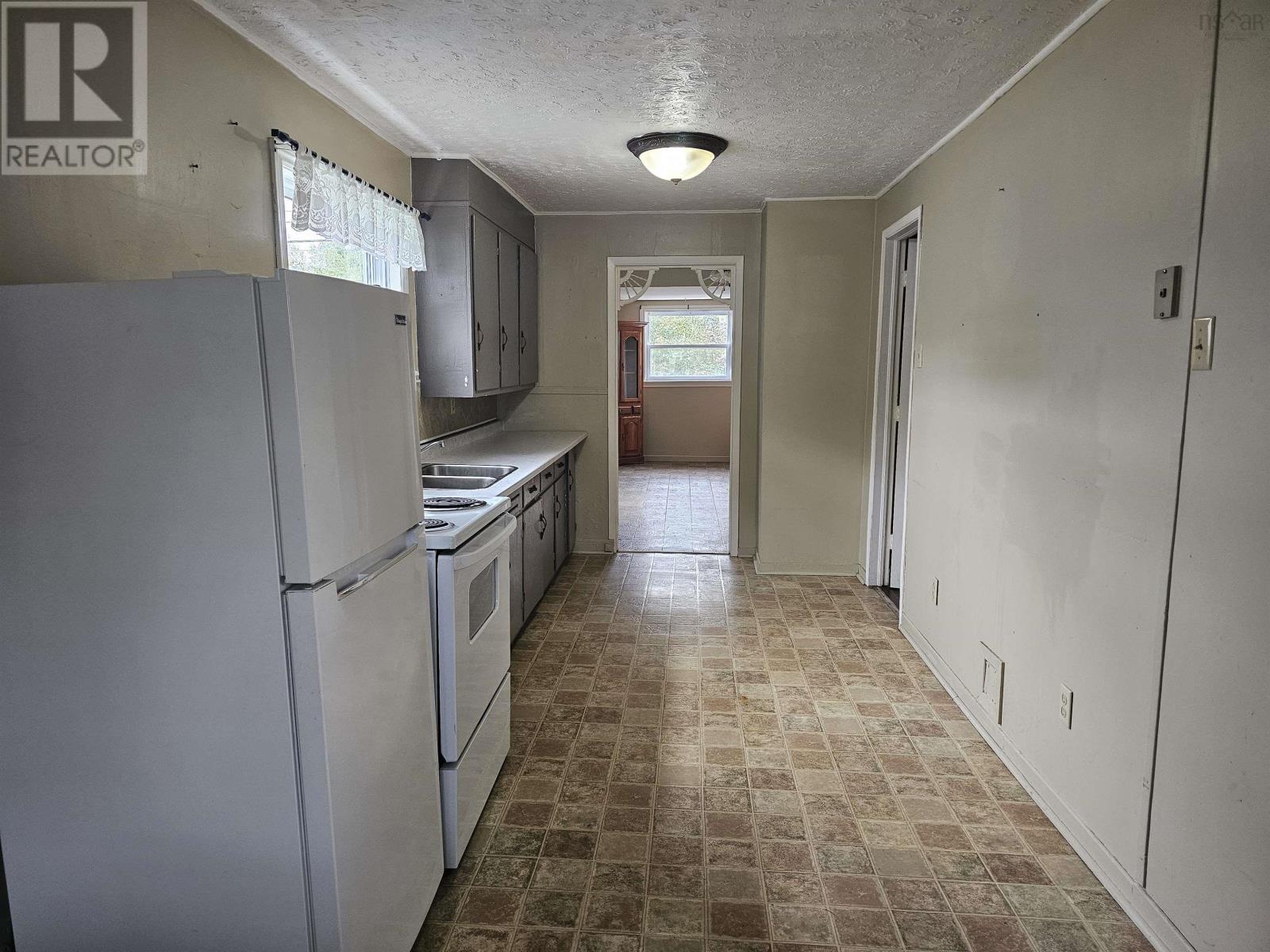10 Manning Street, North Sydney, Nova Scotia  B2A 1Z5 - Photo 6 - 202623898