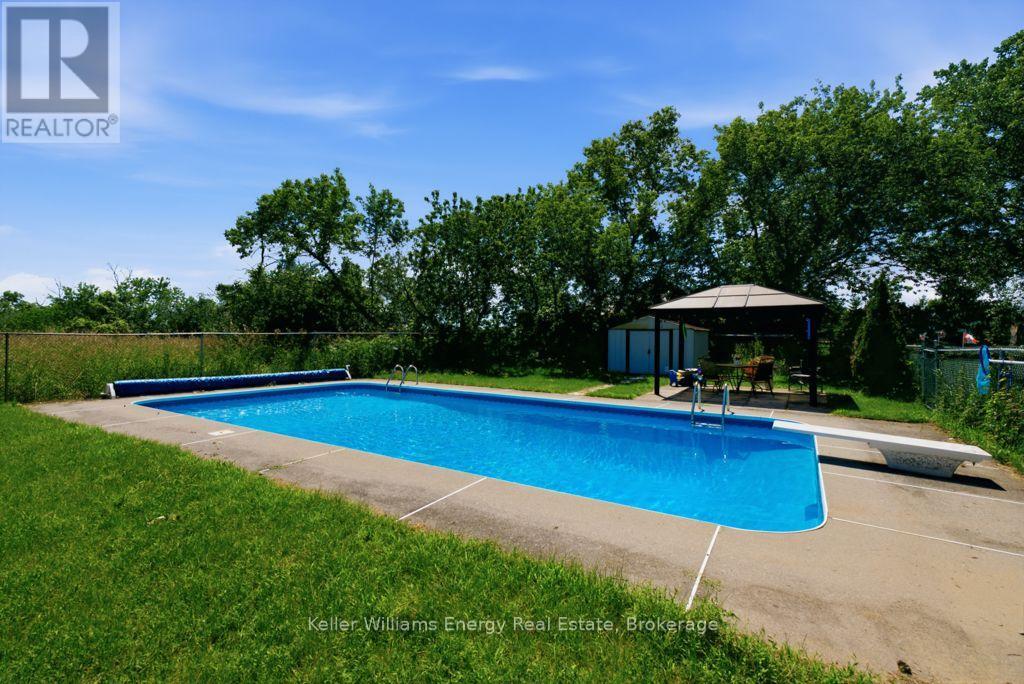 615 Hamilton Road, Quinte West, Ontario  K8N 4Z5 - Photo 38 - X13536130