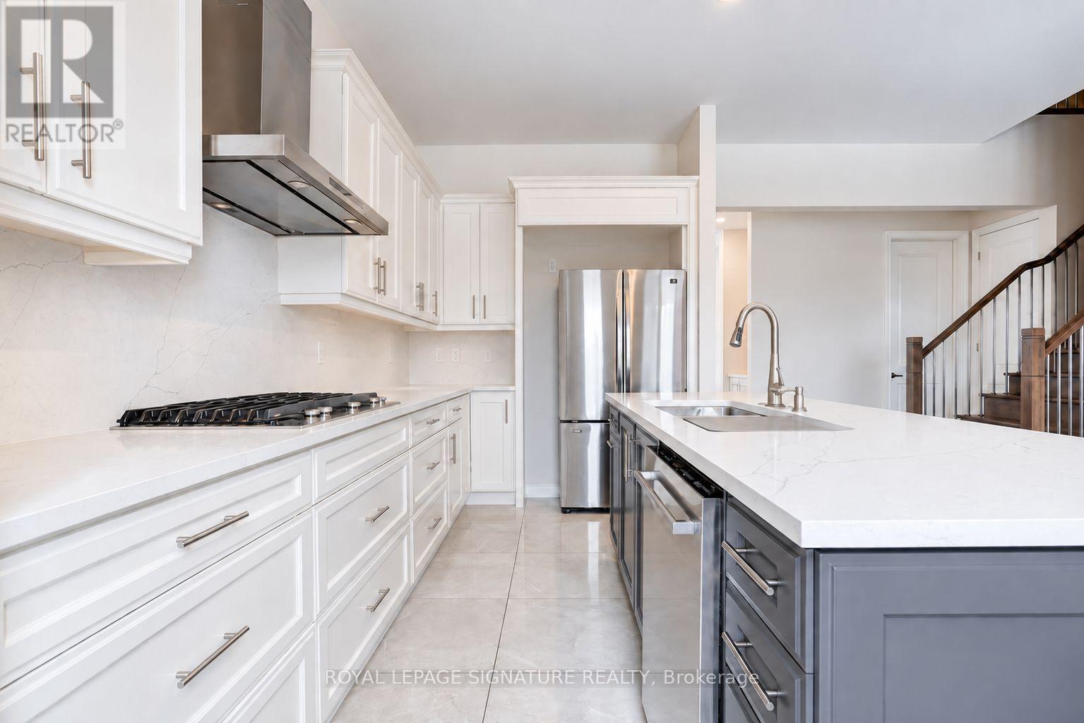 71 Maple Fields Circle, Aurora, Ontario L4G 3X6 - Photo 8 - N13800284