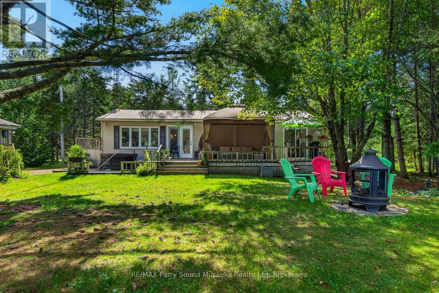 2 ROBINS NEST LANE, McKellar, Ontario
