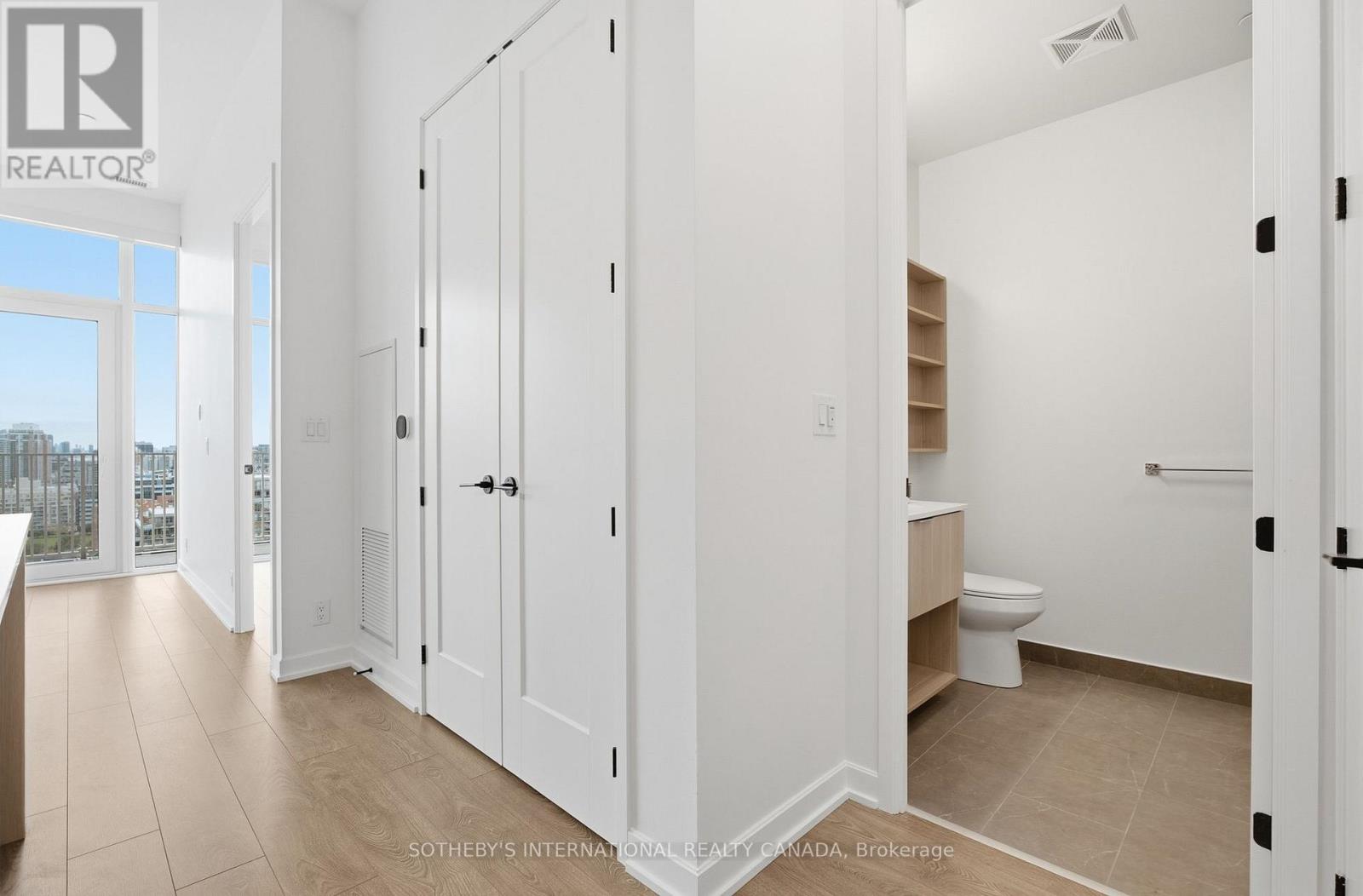 Ph01 - 88 Bathurst Street, Toronto, Ontario  M5V 0W8 - Photo 18 - C13808186