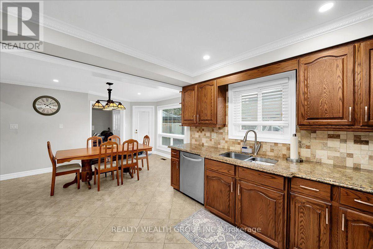 1576 Saugeen Drive, Pickering, Ontario  L1V 6K8 - Photo 16 - E13808166
