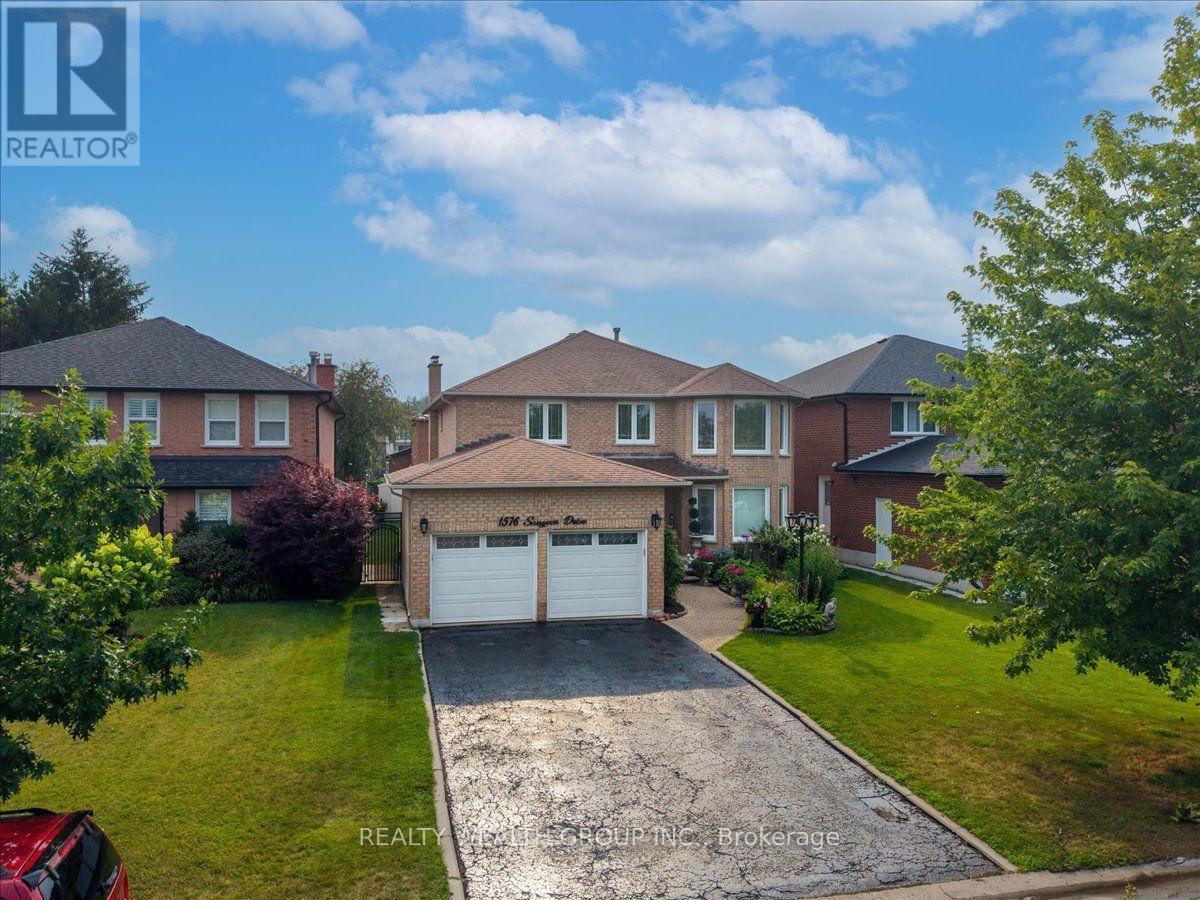1576 Saugeen Drive, Pickering, Ontario  L1V 6K8 - Photo 2 - E13808166