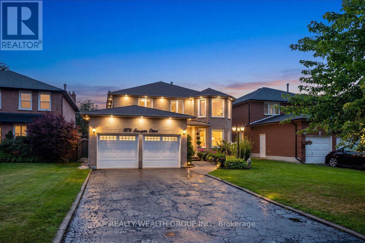 1576 Saugeen Drive, Pickering, Ontario  L1V 6K8 - Photo 3 - E13808166