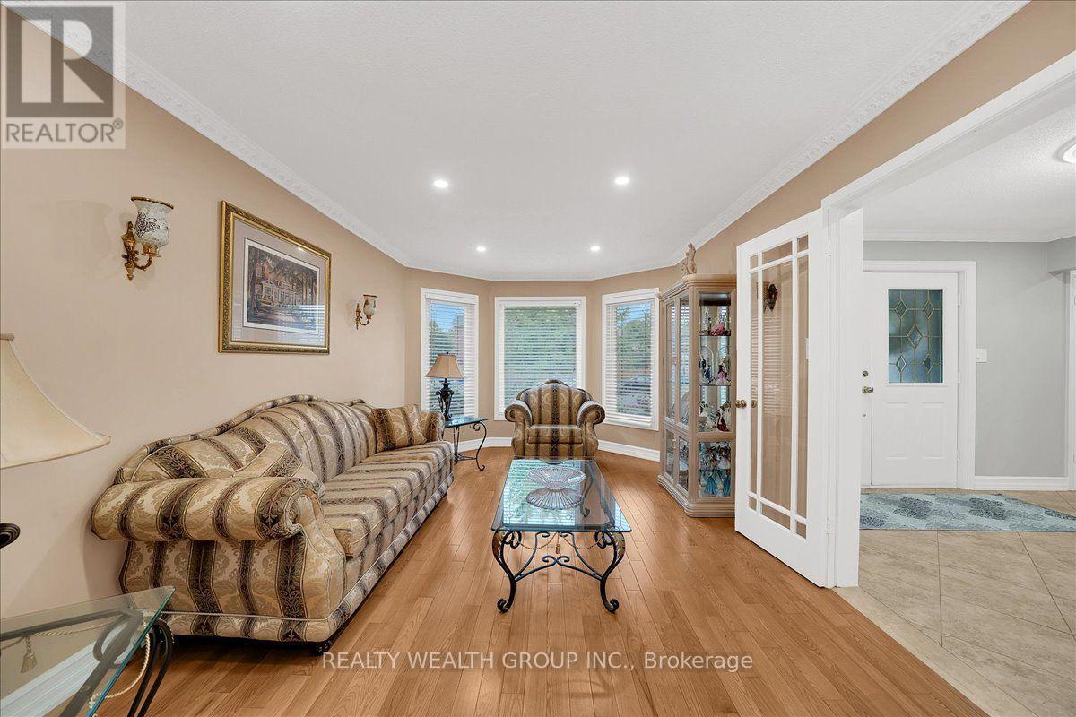 1576 Saugeen Drive, Pickering, Ontario  L1V 6K8 - Photo 8 - E13808166