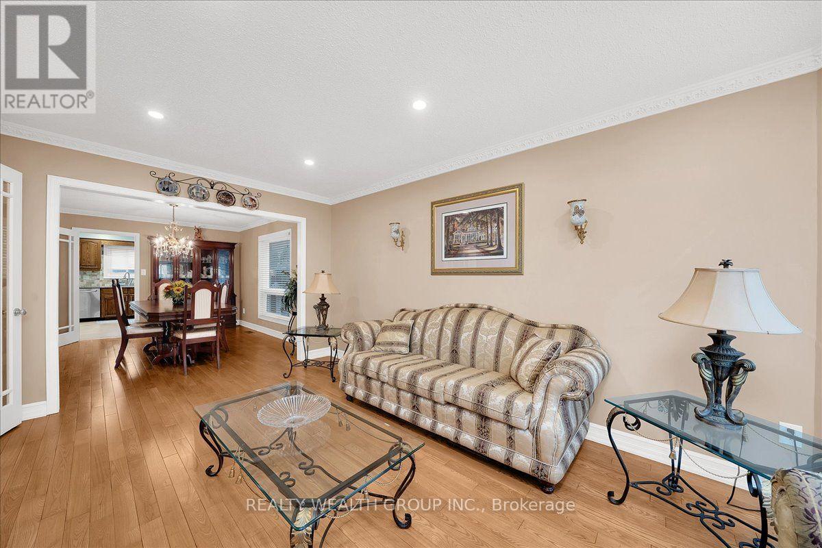 1576 Saugeen Drive, Pickering, Ontario  L1V 6K8 - Photo 9 - E13808166
