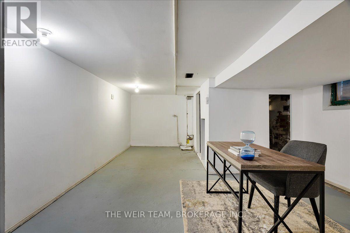 251 Ashdale Avenue, Toronto, Ontario  M4L 2Y8 - Photo 18 - E13808178