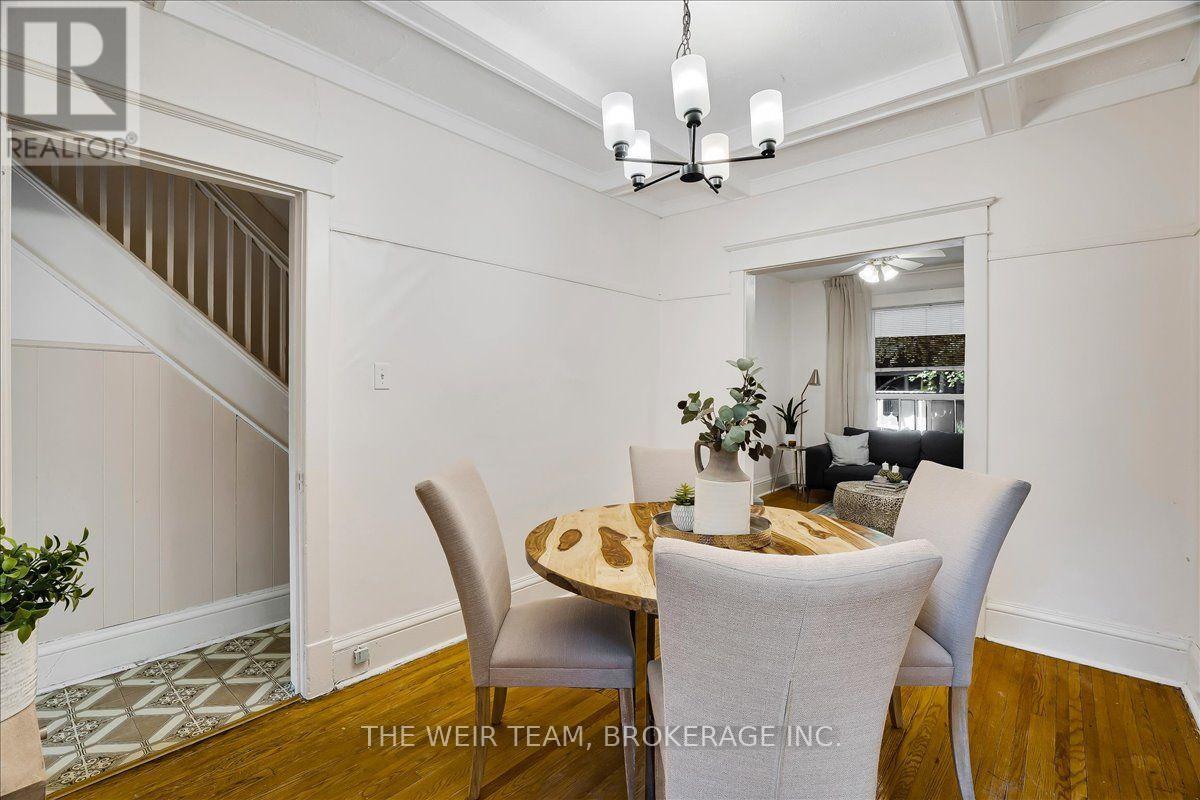 251 Ashdale Avenue, Toronto, Ontario  M4L 2Y8 - Photo 7 - E13808178