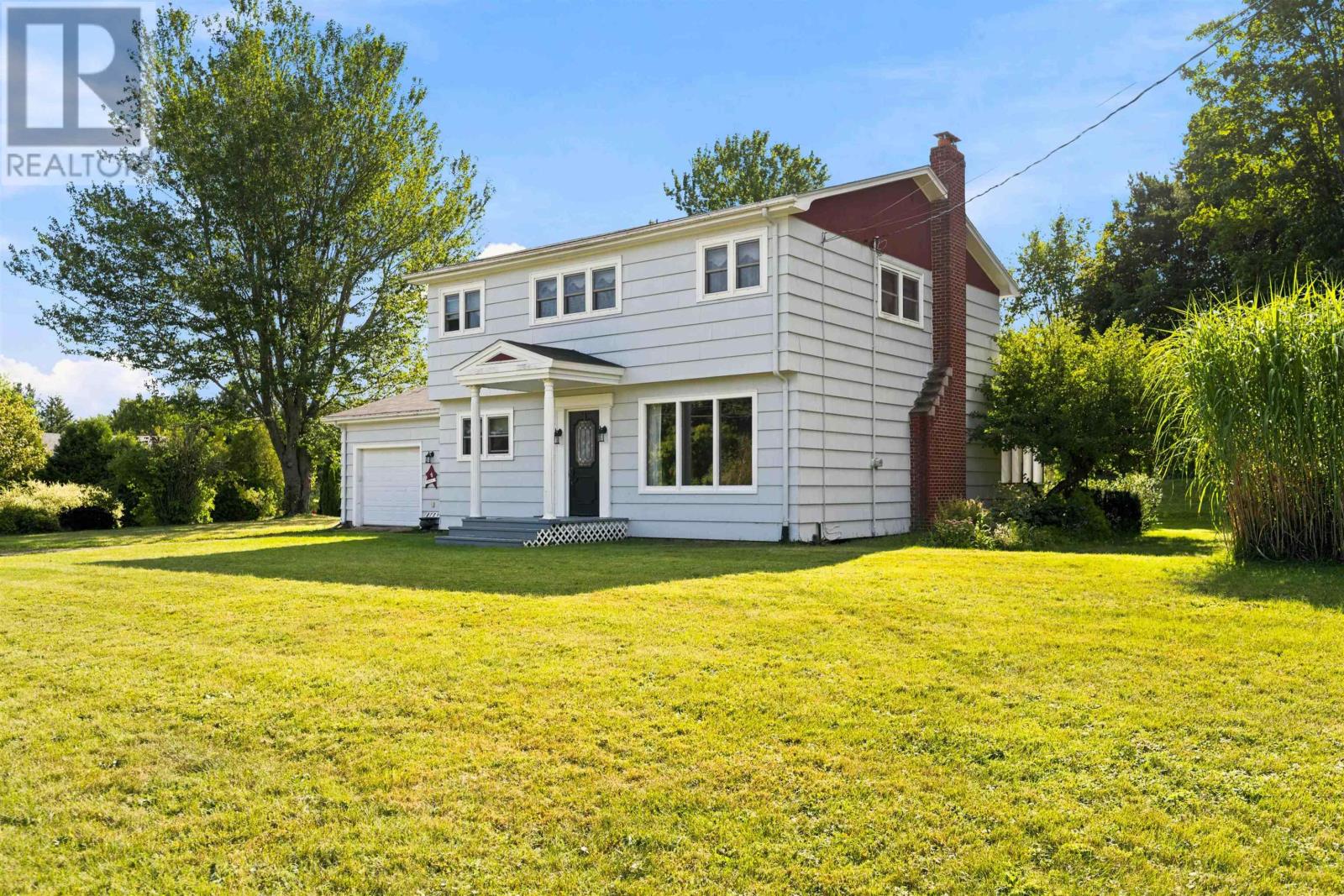 8724 Highway 221 photo 3