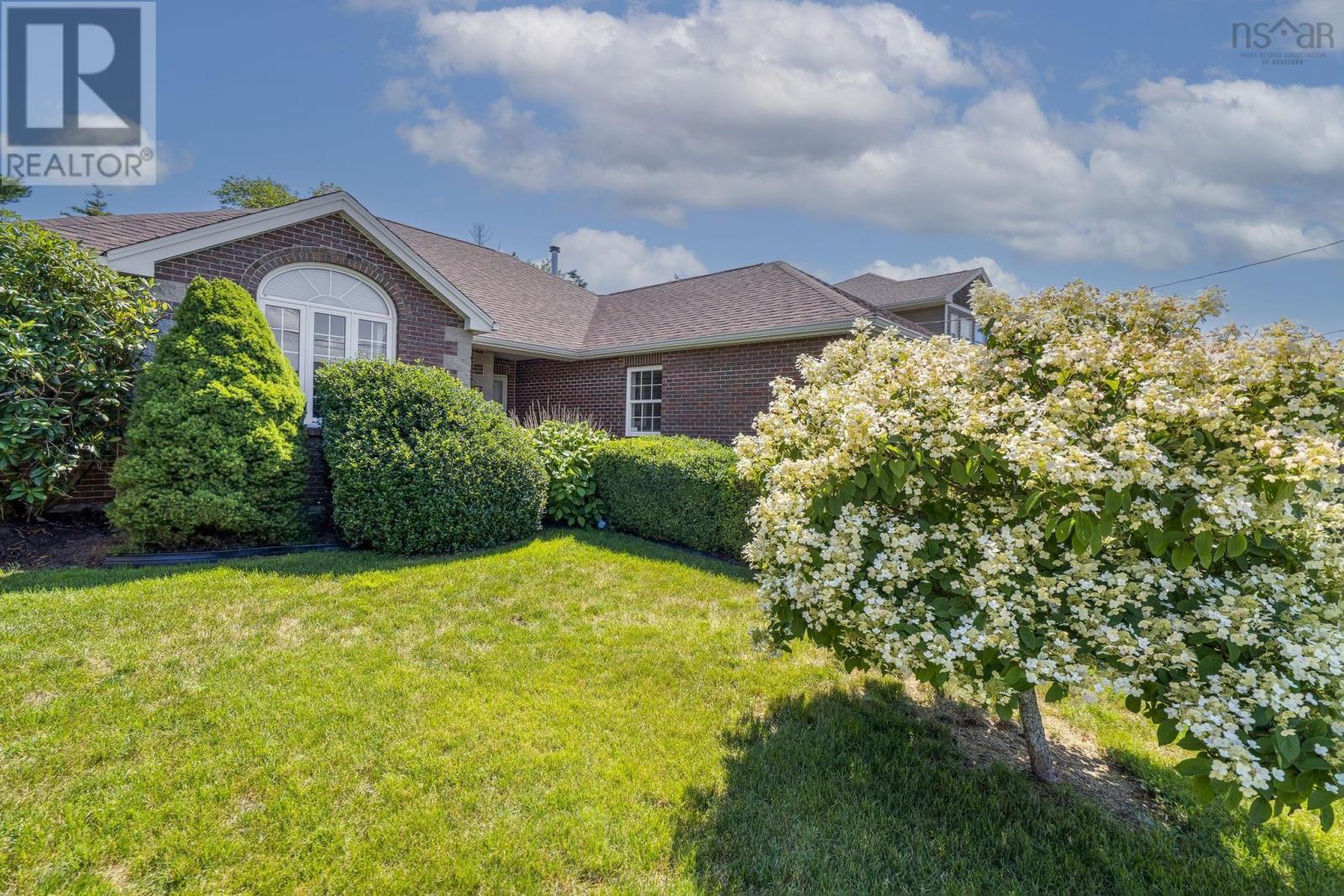 58 Longard Drive, Timberlea, Nova Scotia  B3T 2E1 - Photo 2 - 202623889