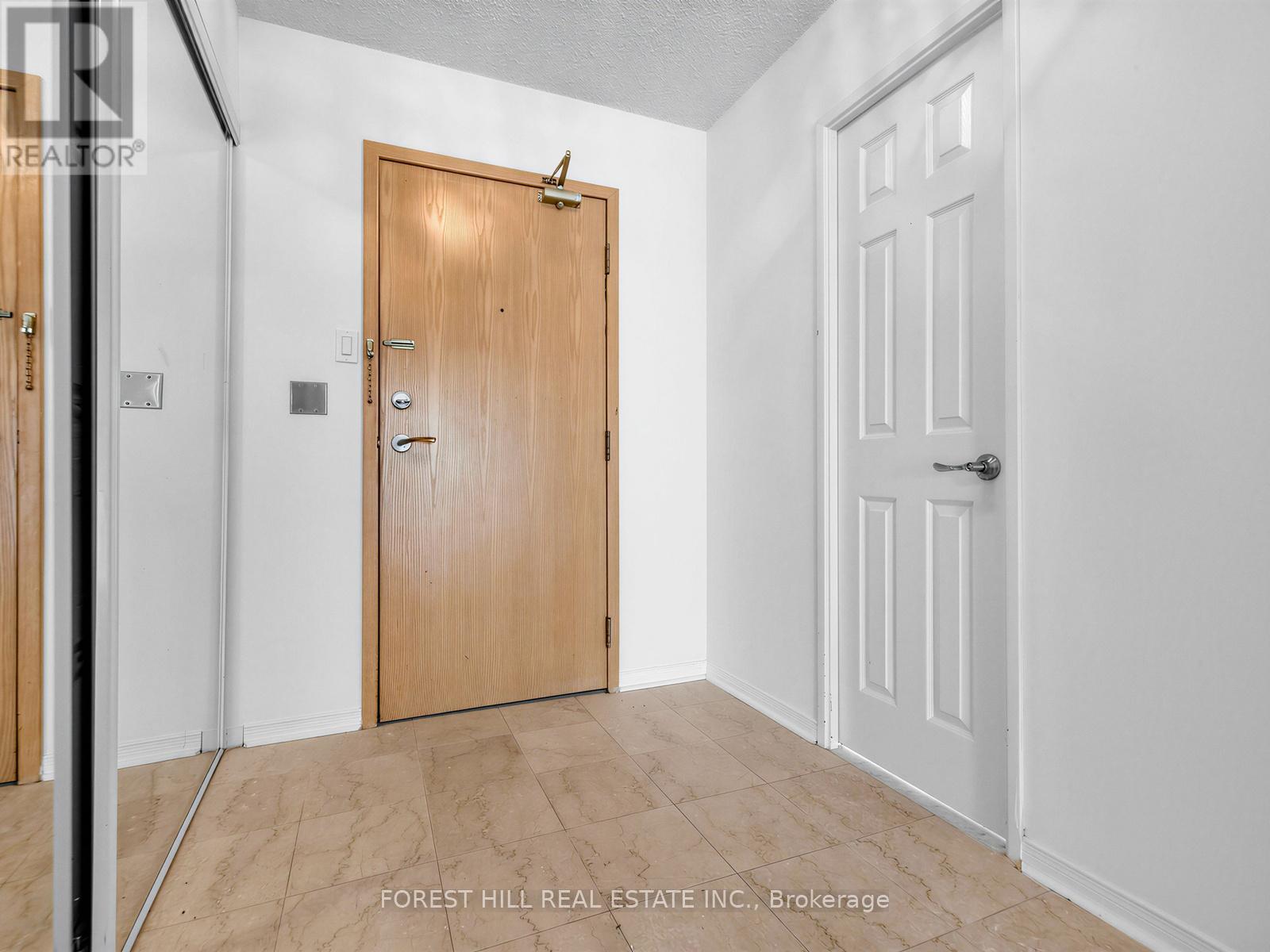 306 - 7905 Bayview Avenue, Markham (Aileen-Willowbrook), Ontario  L3T 7N3 - Photo 2 - N13808112