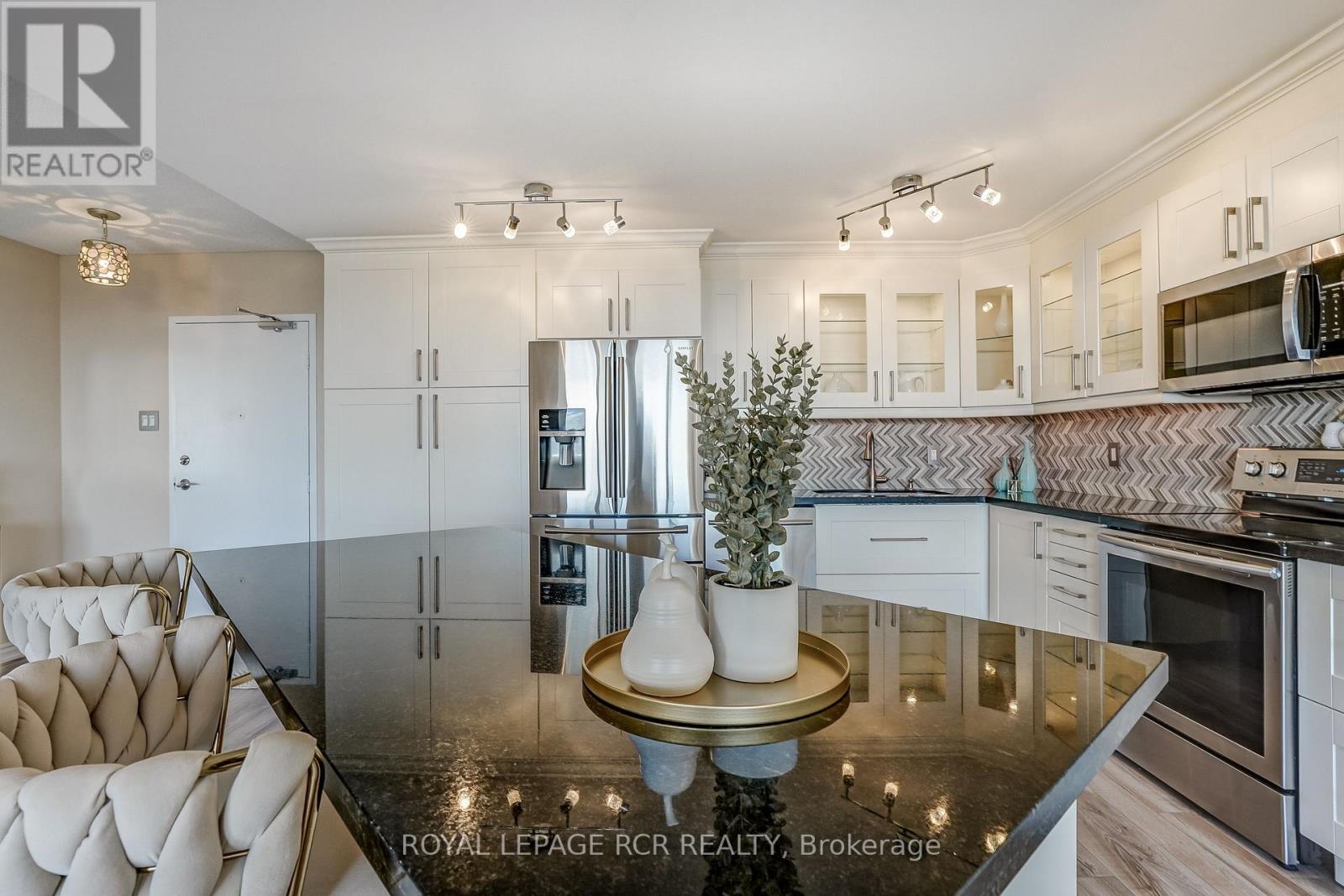 1612 - 8111 Yonge Street, Markham, Ontario  L3T 4V9 - Photo 11 - N13808156