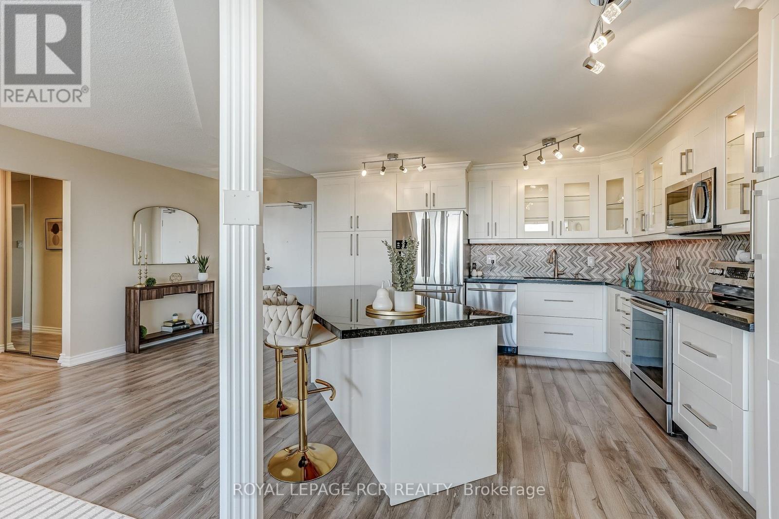 1612 - 8111 Yonge Street, Markham, Ontario  L3T 4V9 - Photo 13 - N13808156