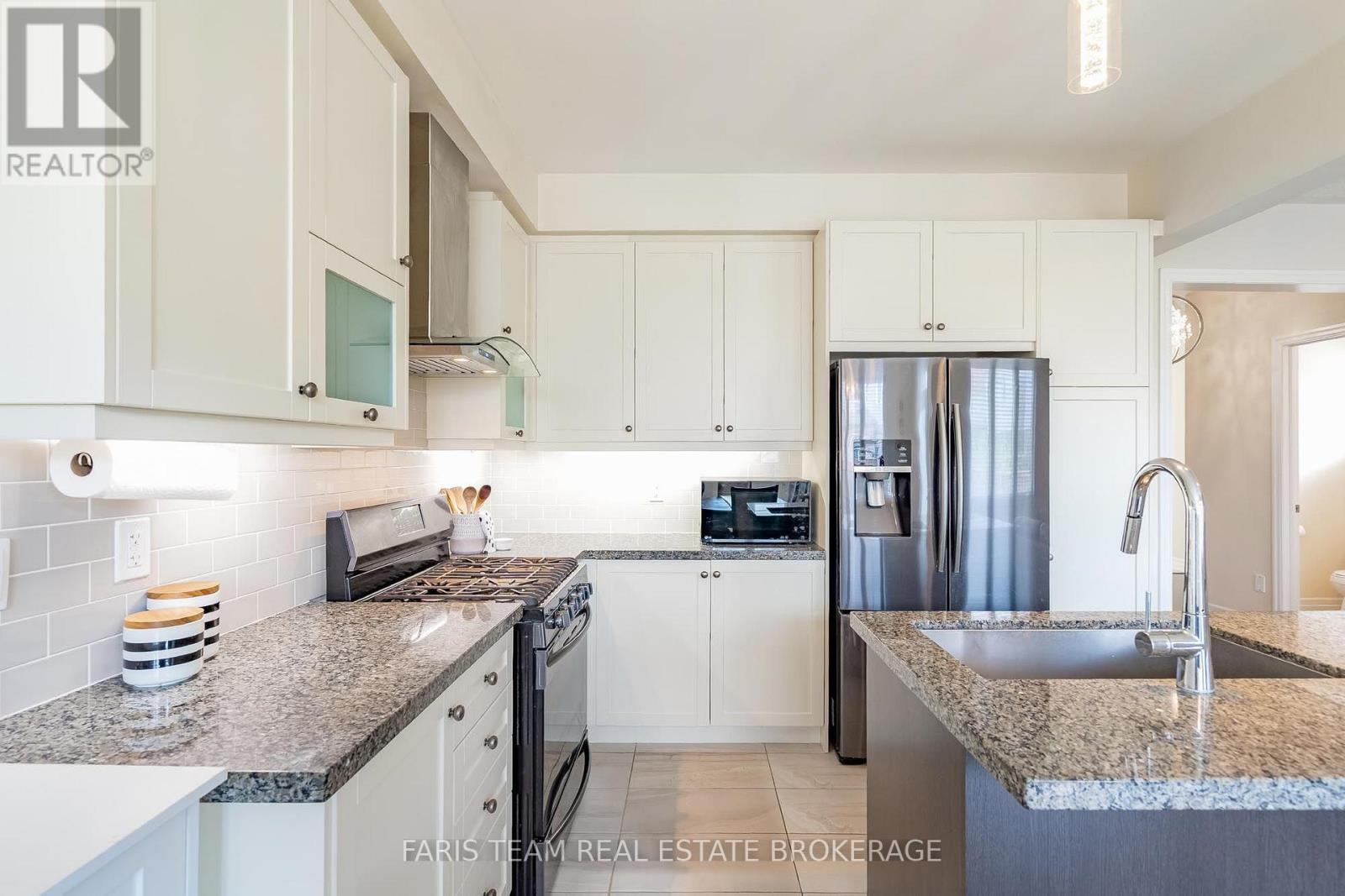 3 Hutton Crescent, Essa, Ontario L0M 1B6 - Photo 7 - N13808176