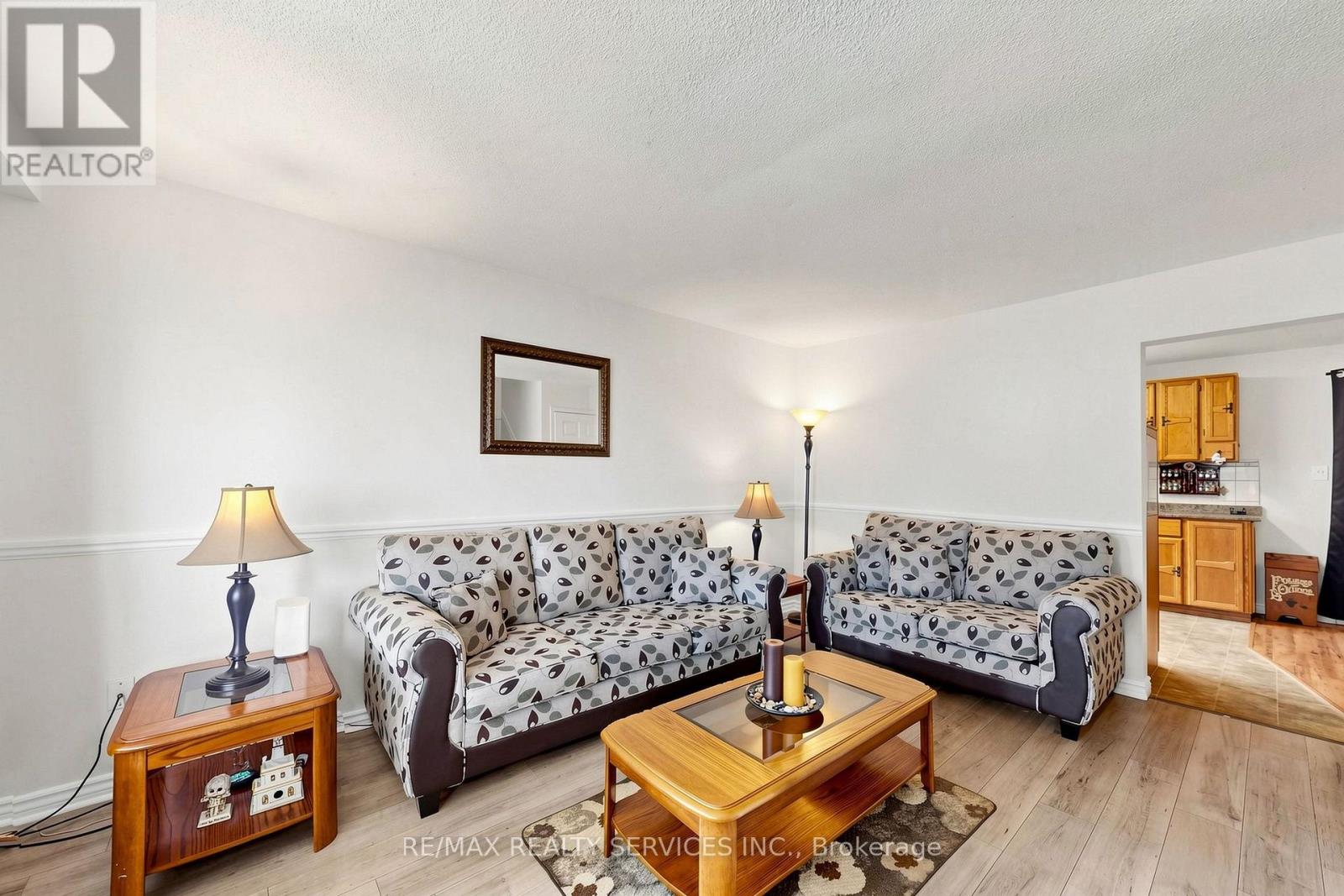 54 Griselda Crescent, Brampton, Ontario  L6S 1M3 - Photo 10 - W13808080
