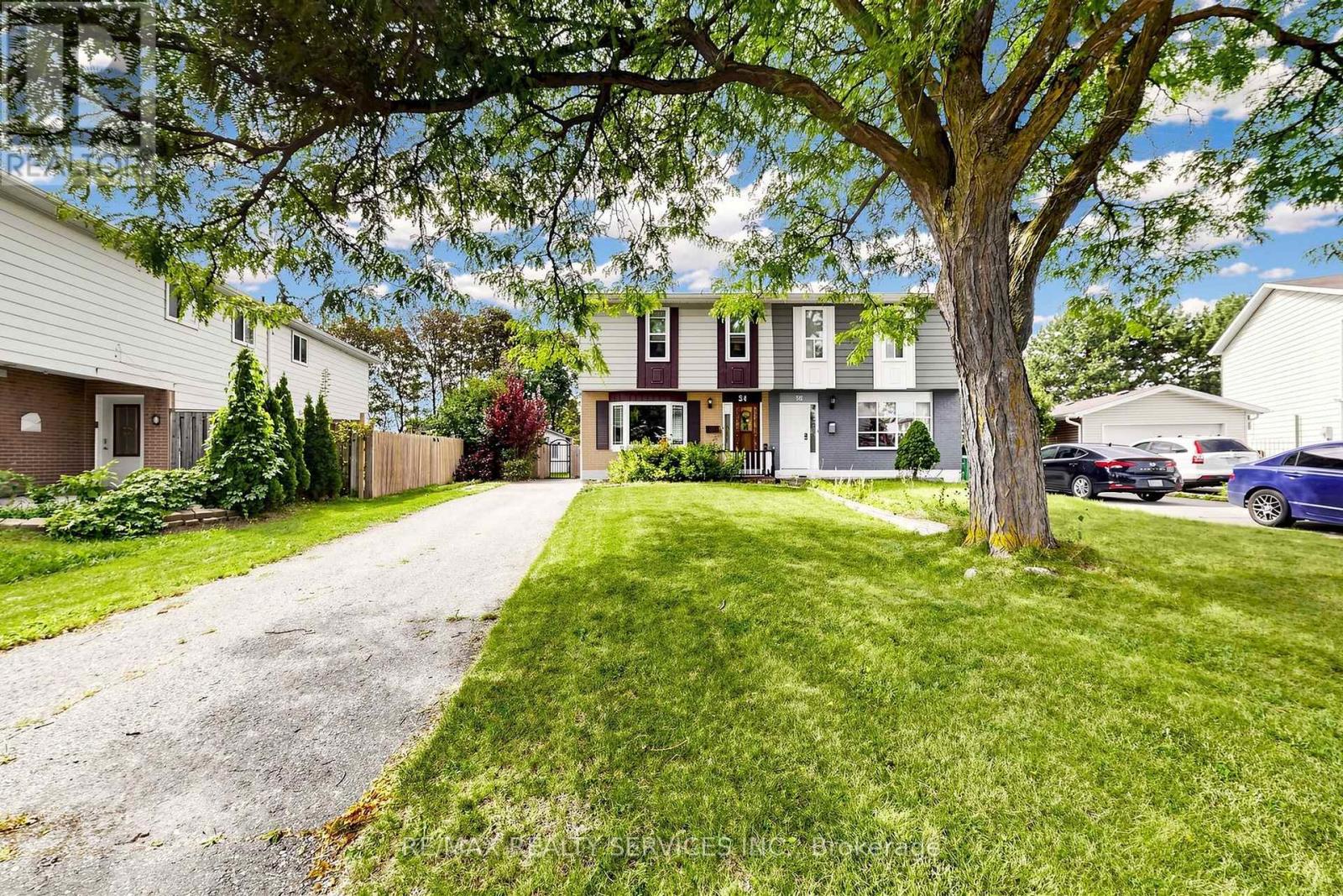 54 Griselda Crescent, Brampton, Ontario  L6S 1M3 - Photo 2 - W13808080