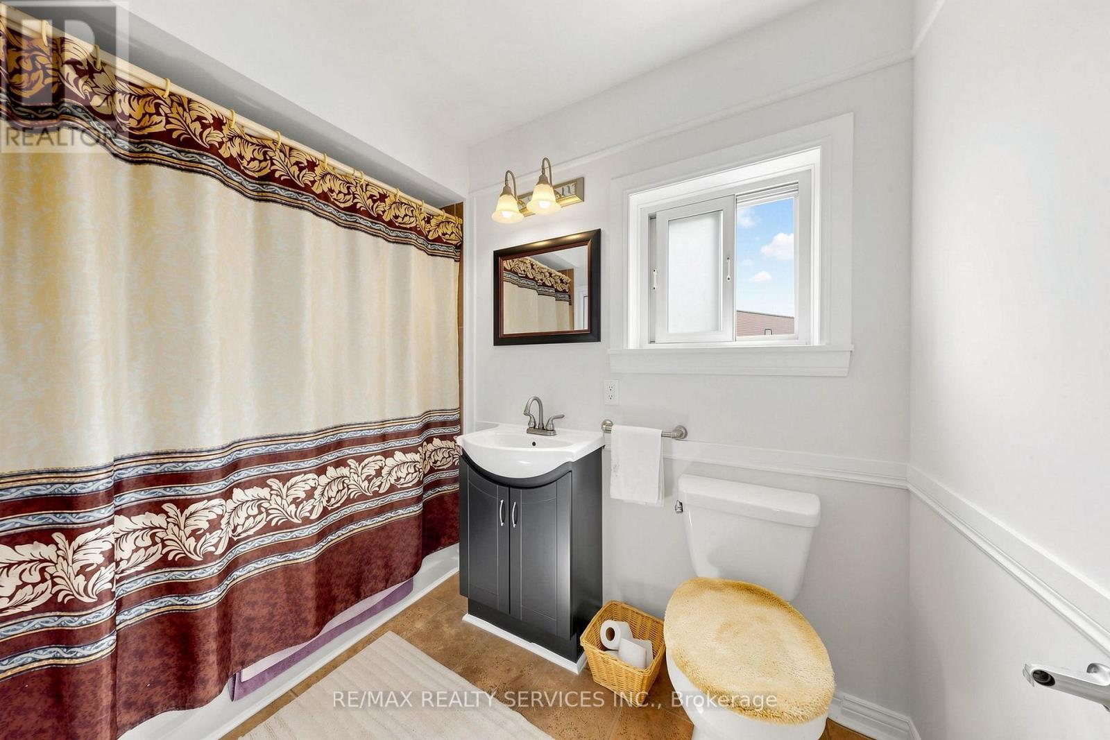 54 Griselda Crescent, Brampton, Ontario  L6S 1M3 - Photo 24 - W13808080