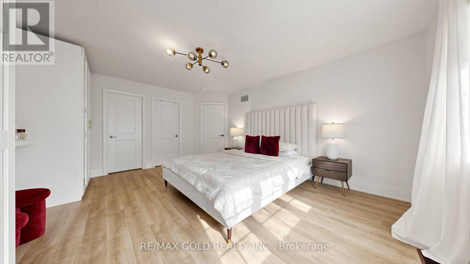 125 Burnhamthorpe Road E, Oakville, Ontario  L6H 3R4 - Photo 28 - W13808102