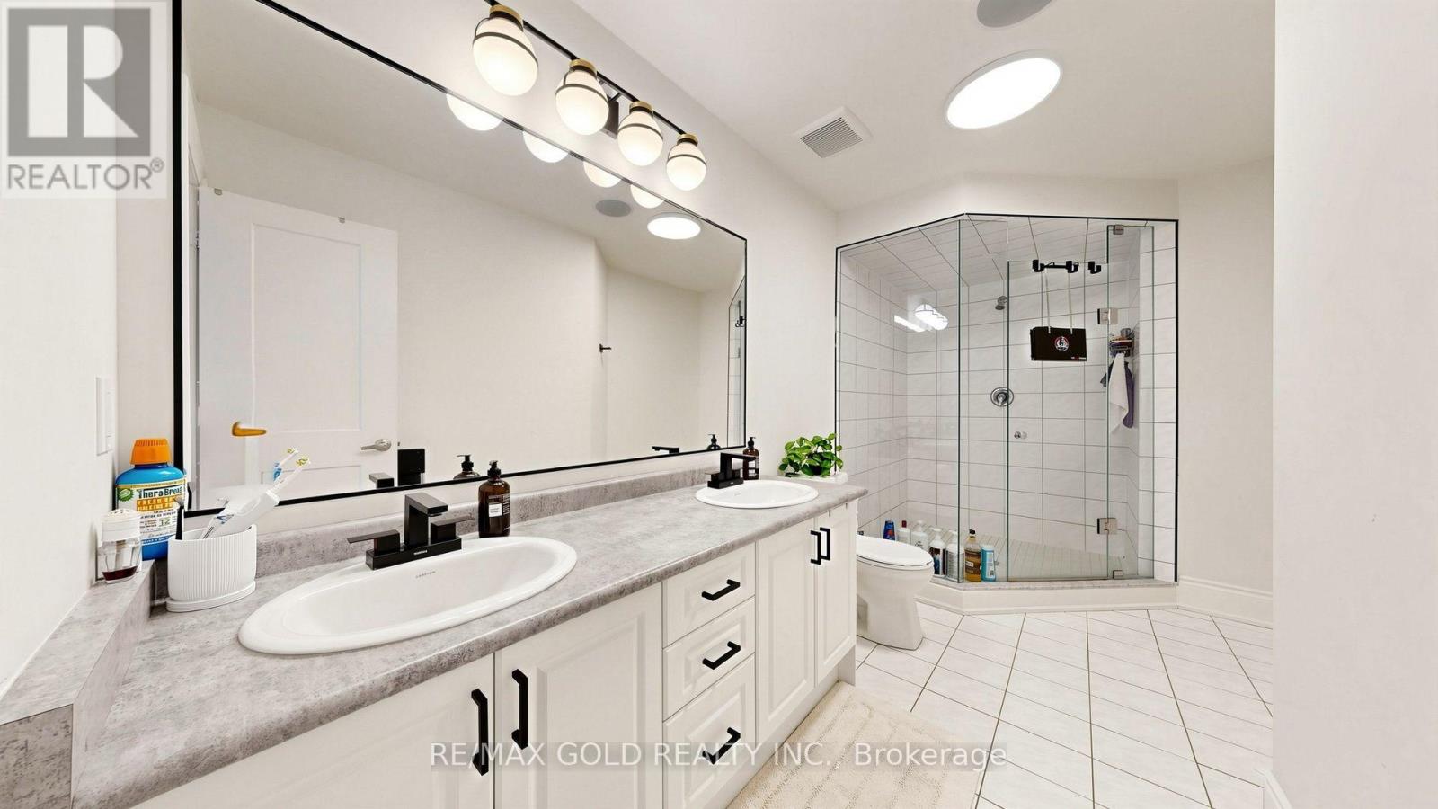 125 Burnhamthorpe Road E, Oakville, Ontario  L6H 3R4 - Photo 29 - W13808102