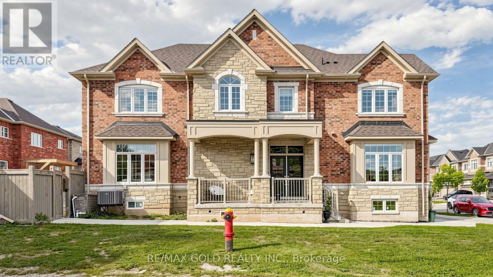 125 Burnhamthorpe Road E, Oakville, Ontario  L6H 3R4 - Photo 3 - W13808102