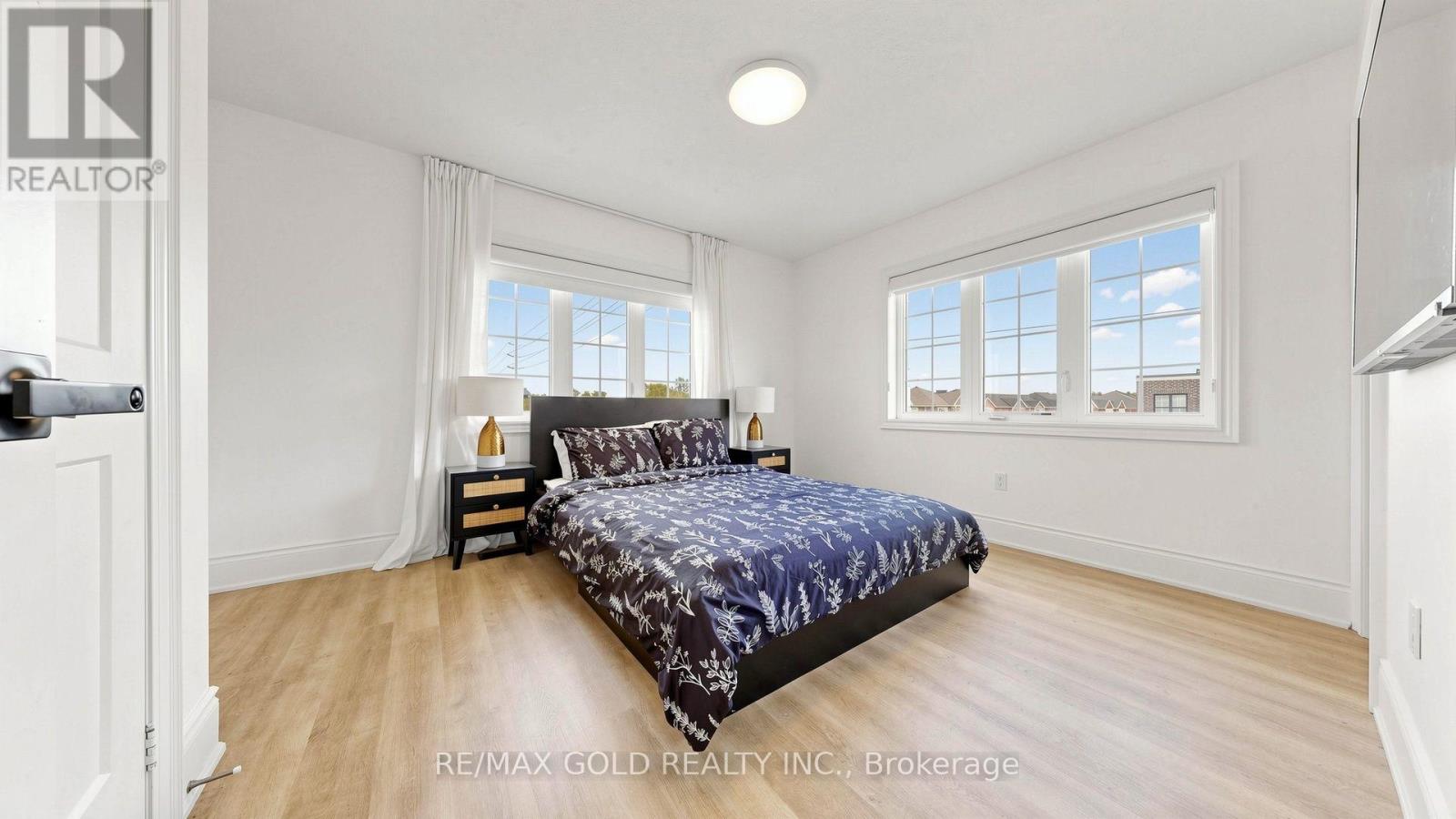 125 Burnhamthorpe Road E, Oakville, Ontario  L6H 3R4 - Photo 33 - W13808102