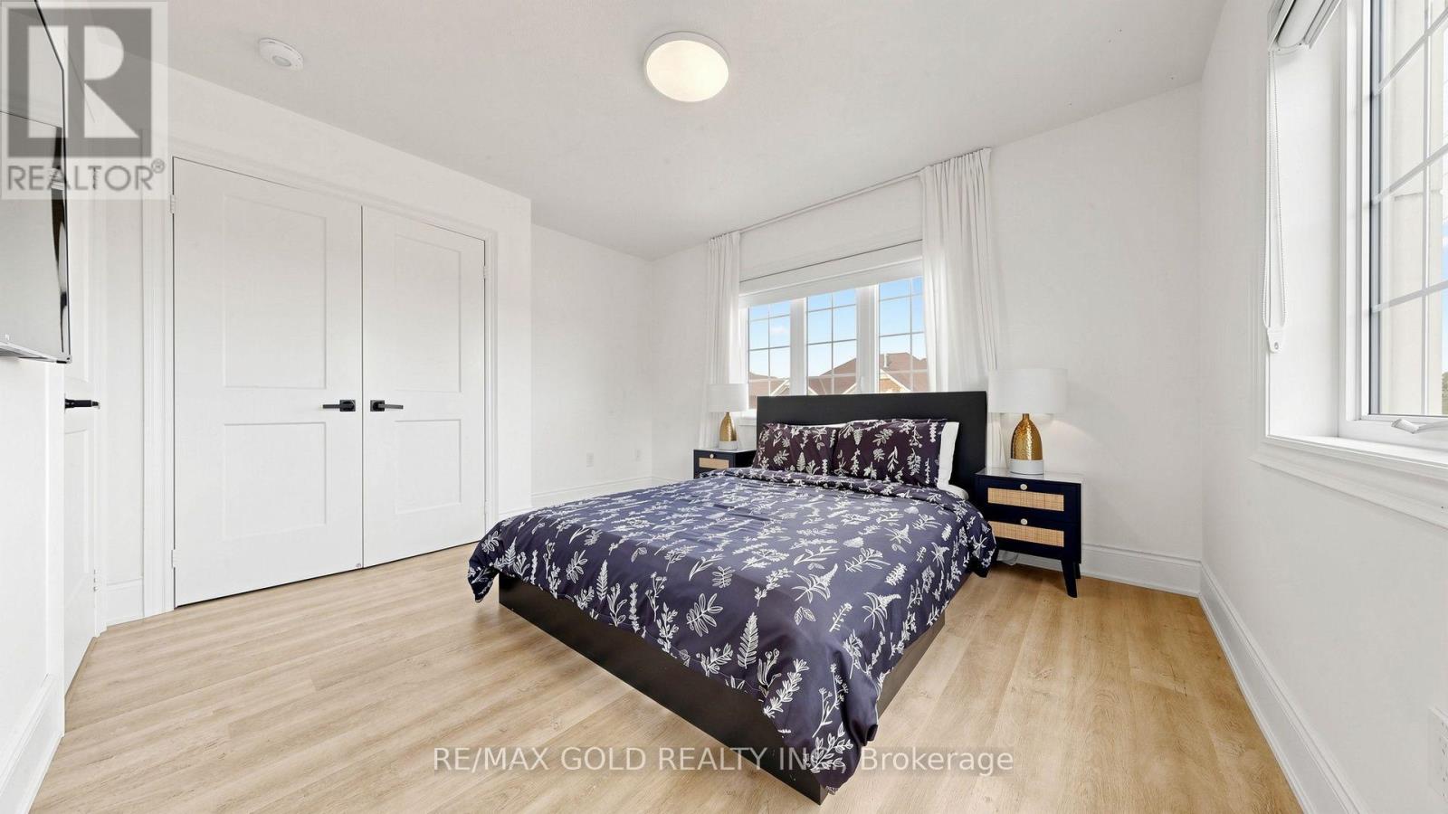 125 Burnhamthorpe Road E, Oakville, Ontario  L6H 3R4 - Photo 34 - W13808102