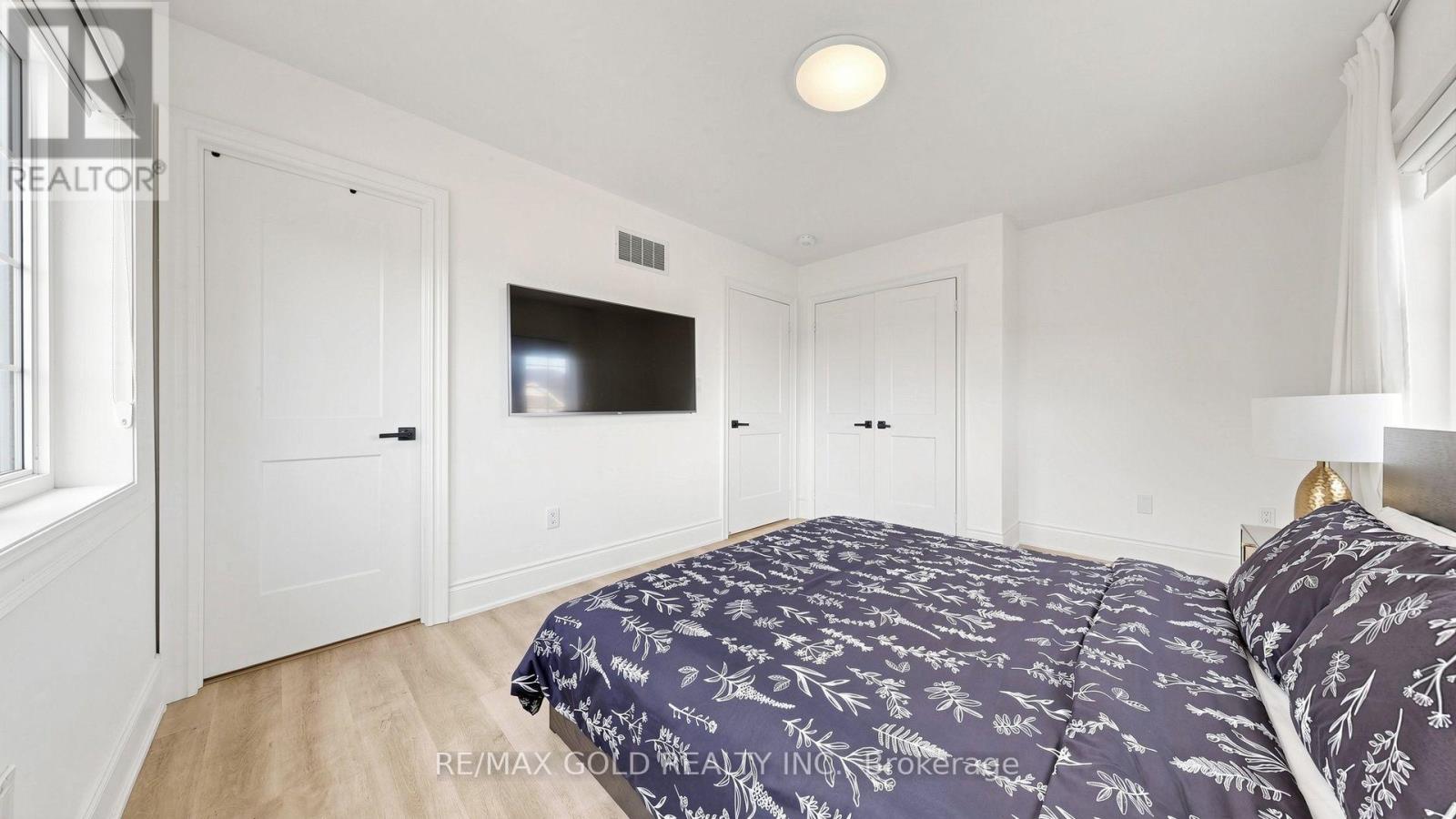 125 Burnhamthorpe Road E, Oakville, Ontario  L6H 3R4 - Photo 35 - W13808102