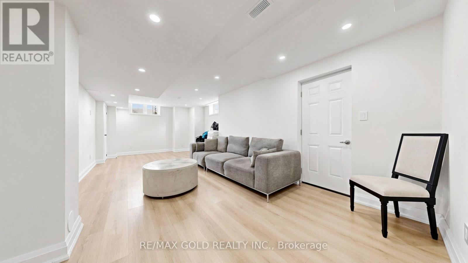125 Burnhamthorpe Road E, Oakville, Ontario  L6H 3R4 - Photo 39 - W13808102