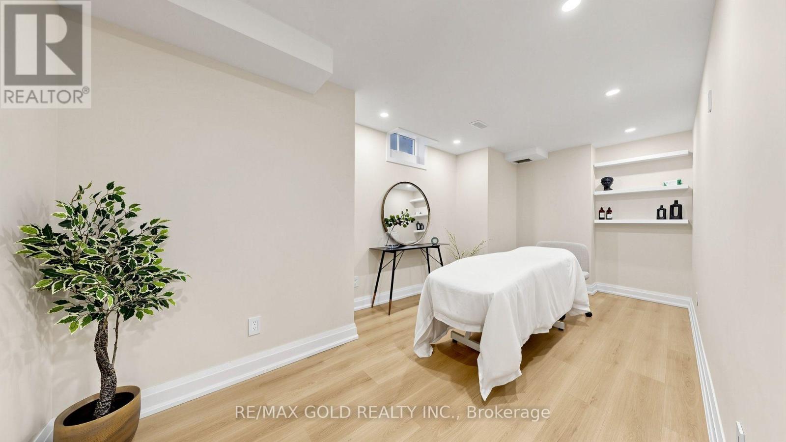 125 Burnhamthorpe Road E, Oakville, Ontario  L6H 3R4 - Photo 41 - W13808102