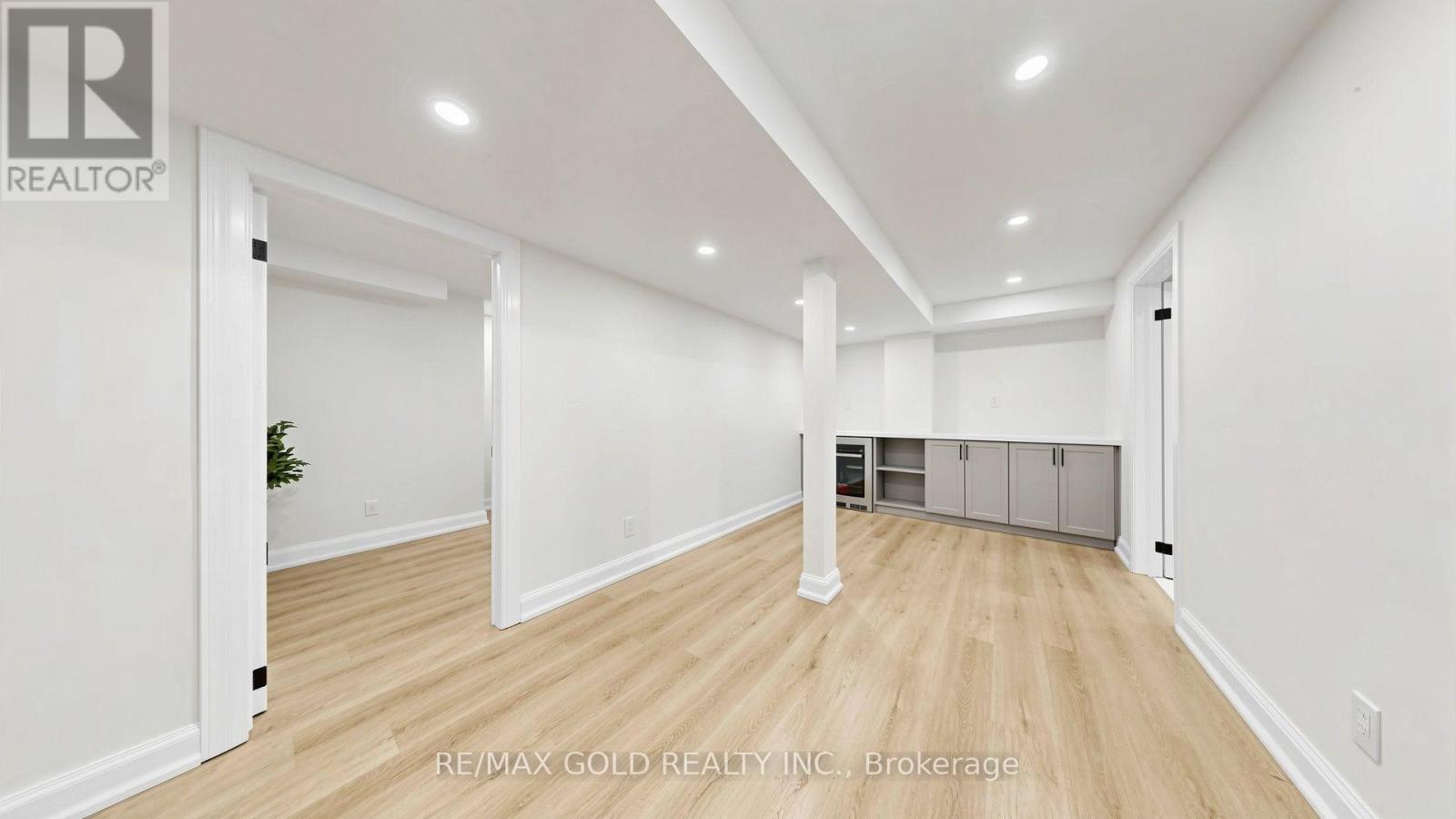 125 Burnhamthorpe Road E, Oakville, Ontario  L6H 3R4 - Photo 43 - W13808102