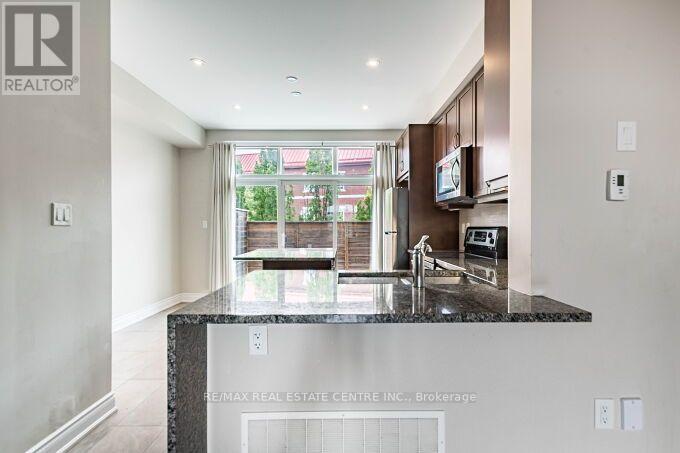 23 - 2034 Queensborough Gate, Mississauga, Ontario  L5M 0X9 - Photo 17 - W13808124
