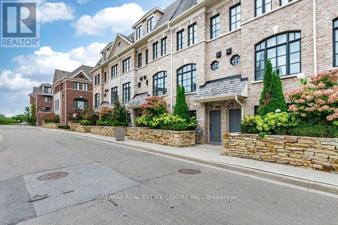23 - 2034 Queensborough Gate, Mississauga, Ontario  L5M 0X9 - Photo 2 - W13808124