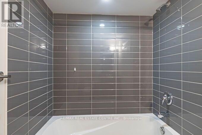 23 - 2034 Queensborough Gate, Mississauga, Ontario  L5M 0X9 - Photo 34 - W13808124