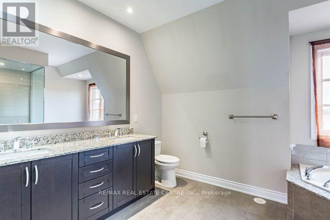 23 - 2034 Queensborough Gate, Mississauga, Ontario  L5M 0X9 - Photo 41 - W13808124