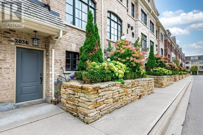 23 - 2034 Queensborough Gate, Mississauga, Ontario  L5M 0X9 - Photo 5 - W13808124