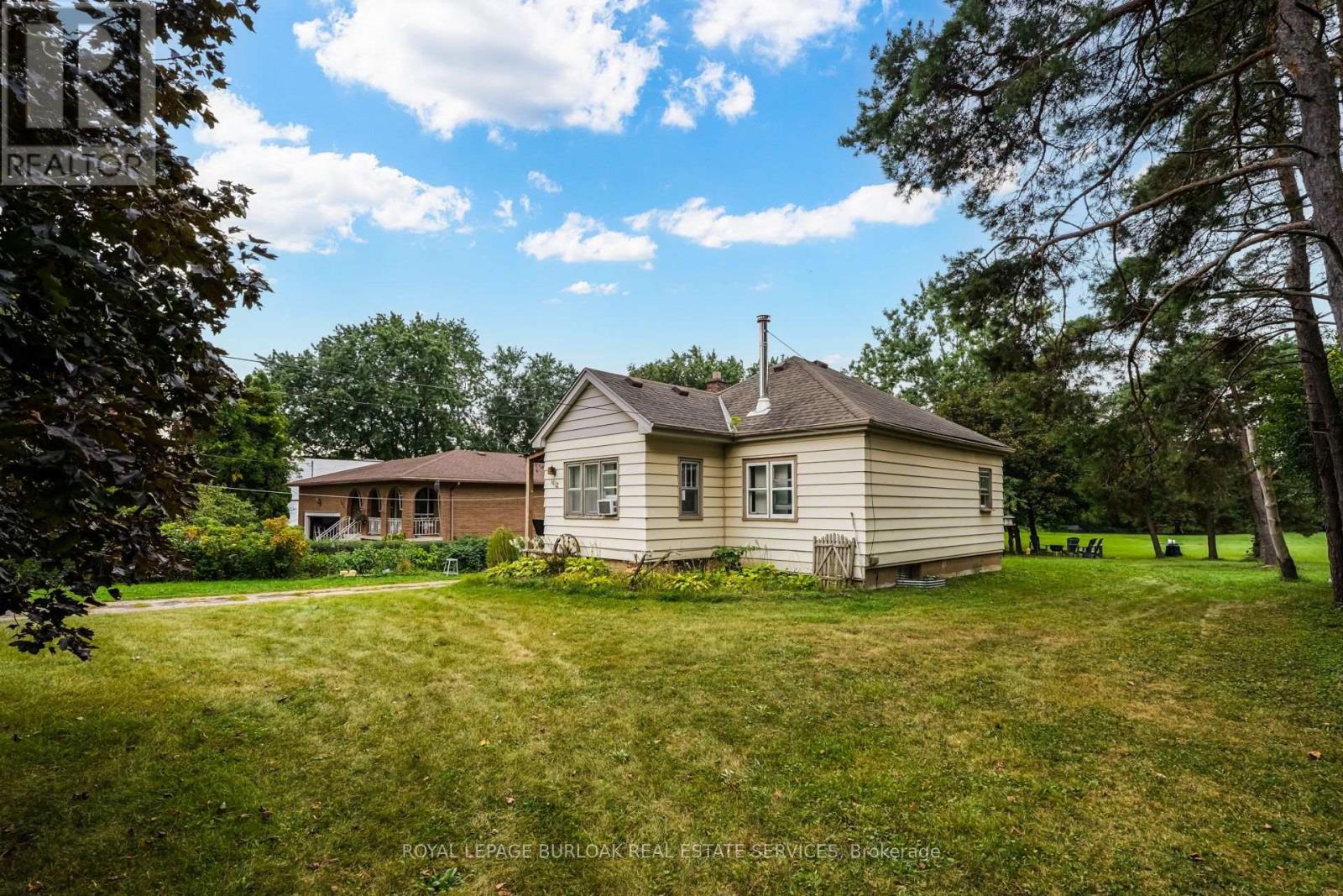 1412 Old York Road, Burlington, Ontario  L7P 4Z5 - Photo 1 - W13808140