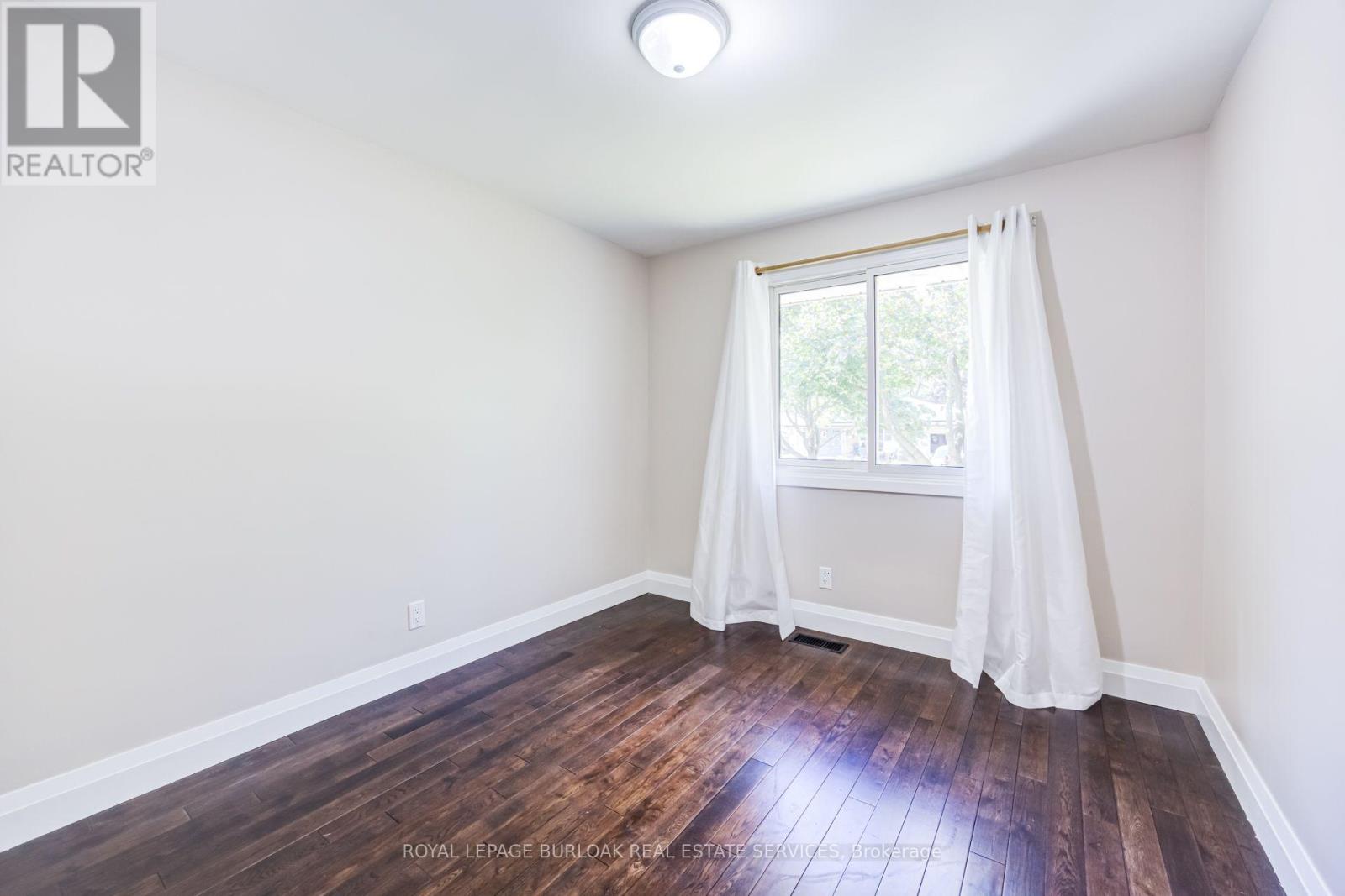 2037 Mountain Grove Avenue, Burlington, Ontario  L7P 2H8 - Photo 15 - W13808184