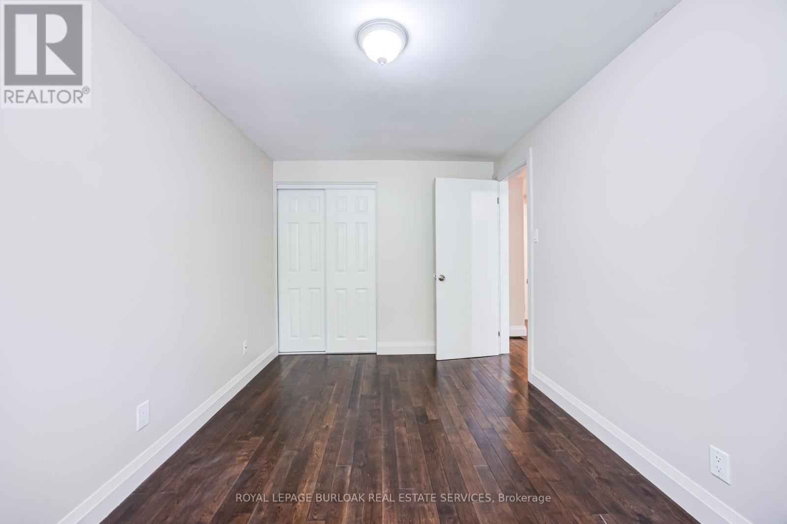 2037 Mountain Grove Avenue, Burlington, Ontario  L7P 2H8 - Photo 18 - W13808184