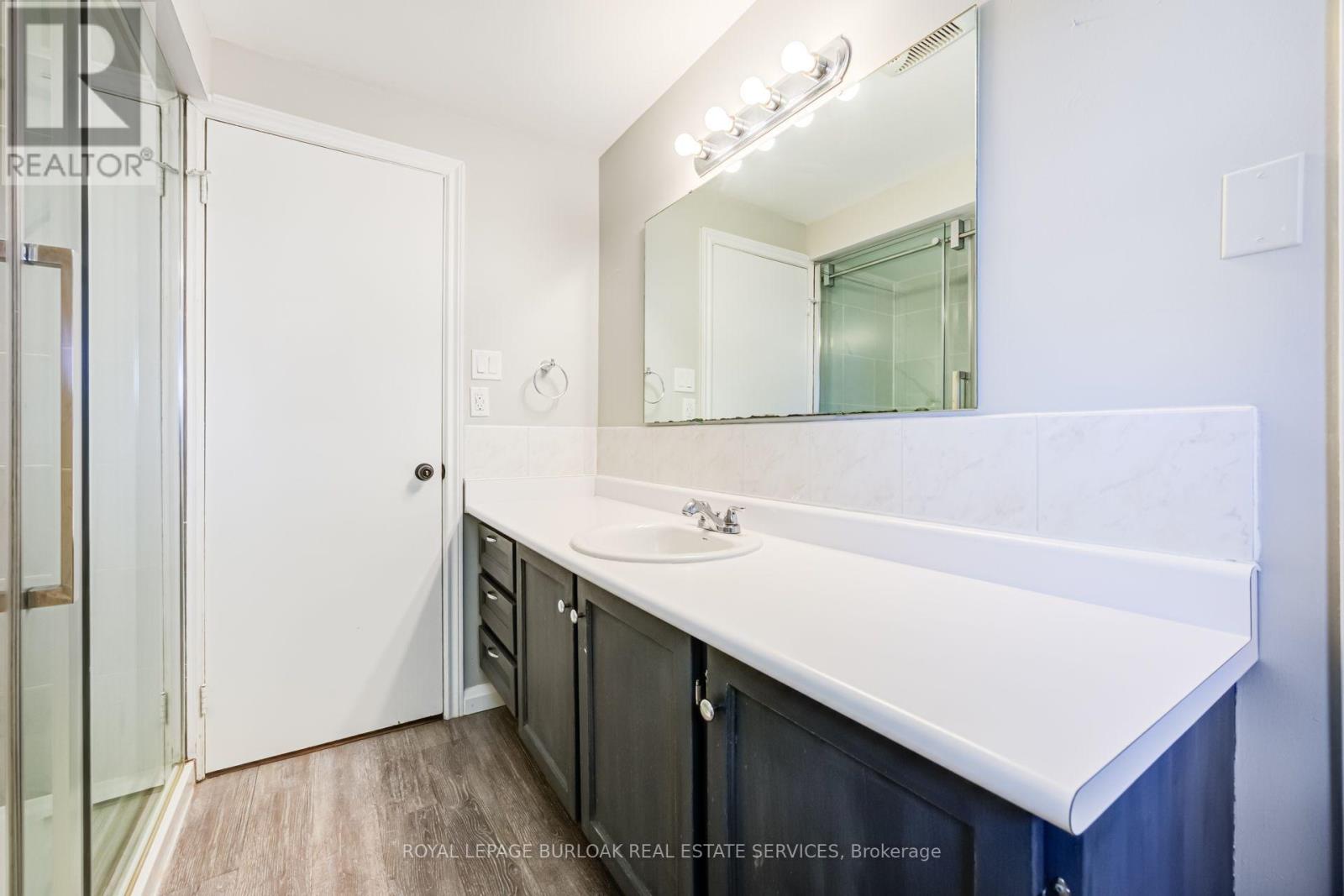 2037 Mountain Grove Avenue, Burlington, Ontario  L7P 2H8 - Photo 21 - W13808184