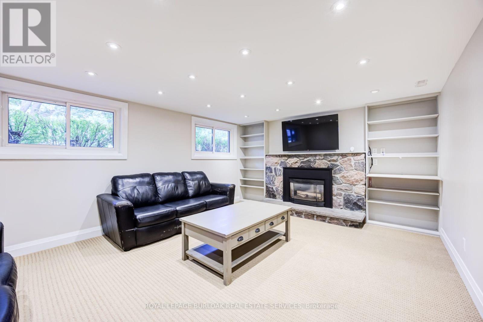 2037 Mountain Grove Avenue, Burlington, Ontario  L7P 2H8 - Photo 22 - W13808184