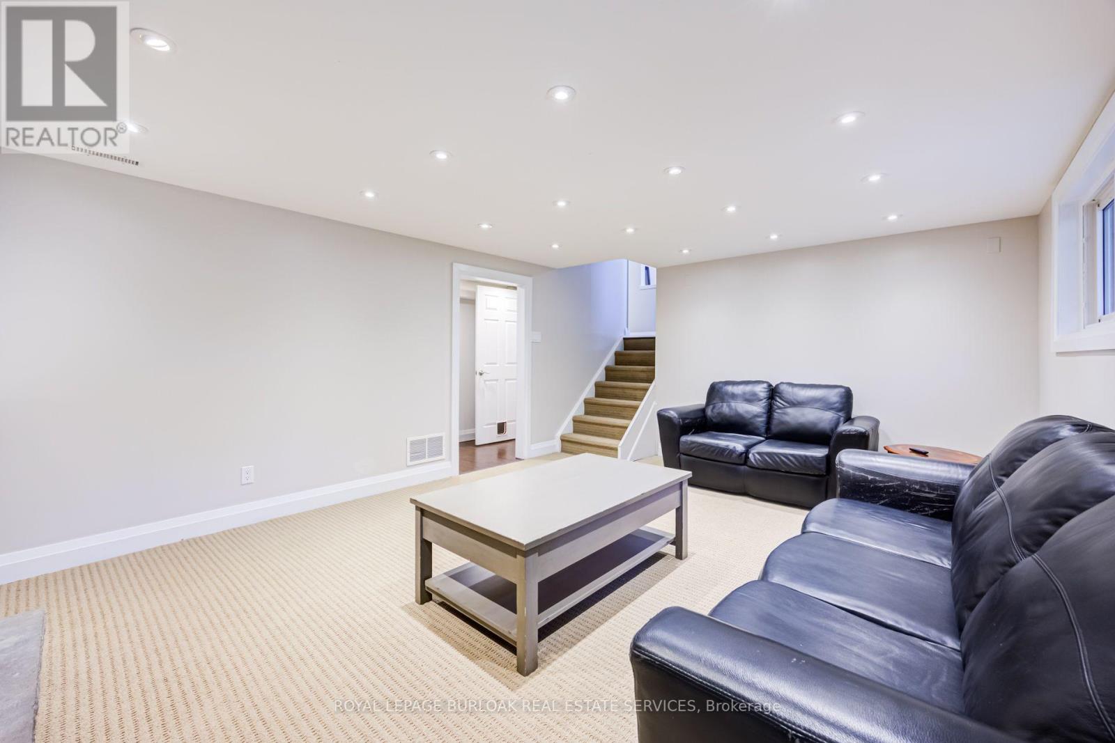 2037 Mountain Grove Avenue, Burlington, Ontario  L7P 2H8 - Photo 23 - W13808184