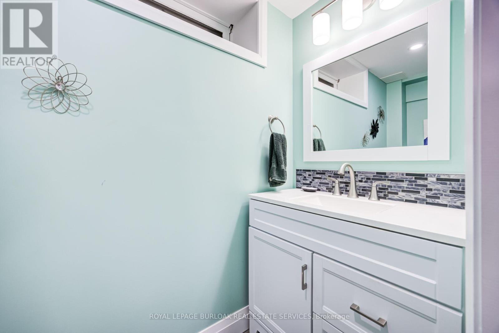 2037 Mountain Grove Avenue, Burlington, Ontario  L7P 2H8 - Photo 28 - W13808184