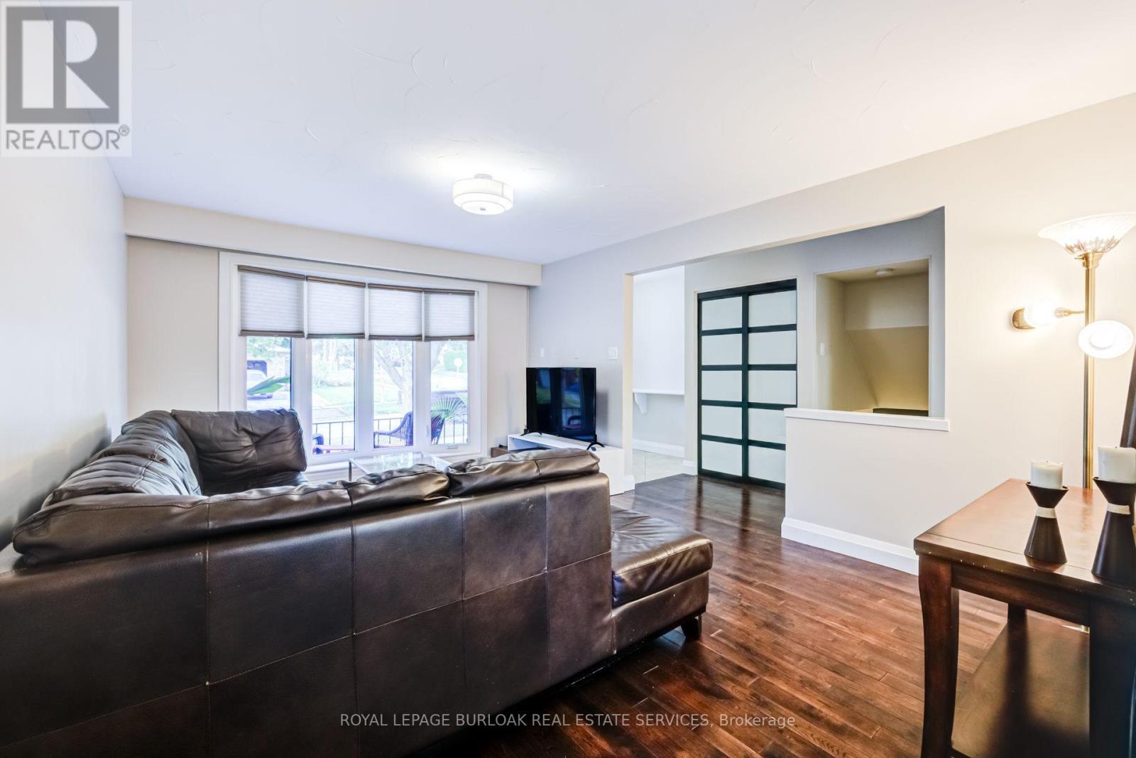 2037 Mountain Grove Avenue, Burlington, Ontario  L7P 2H8 - Photo 7 - W13808184