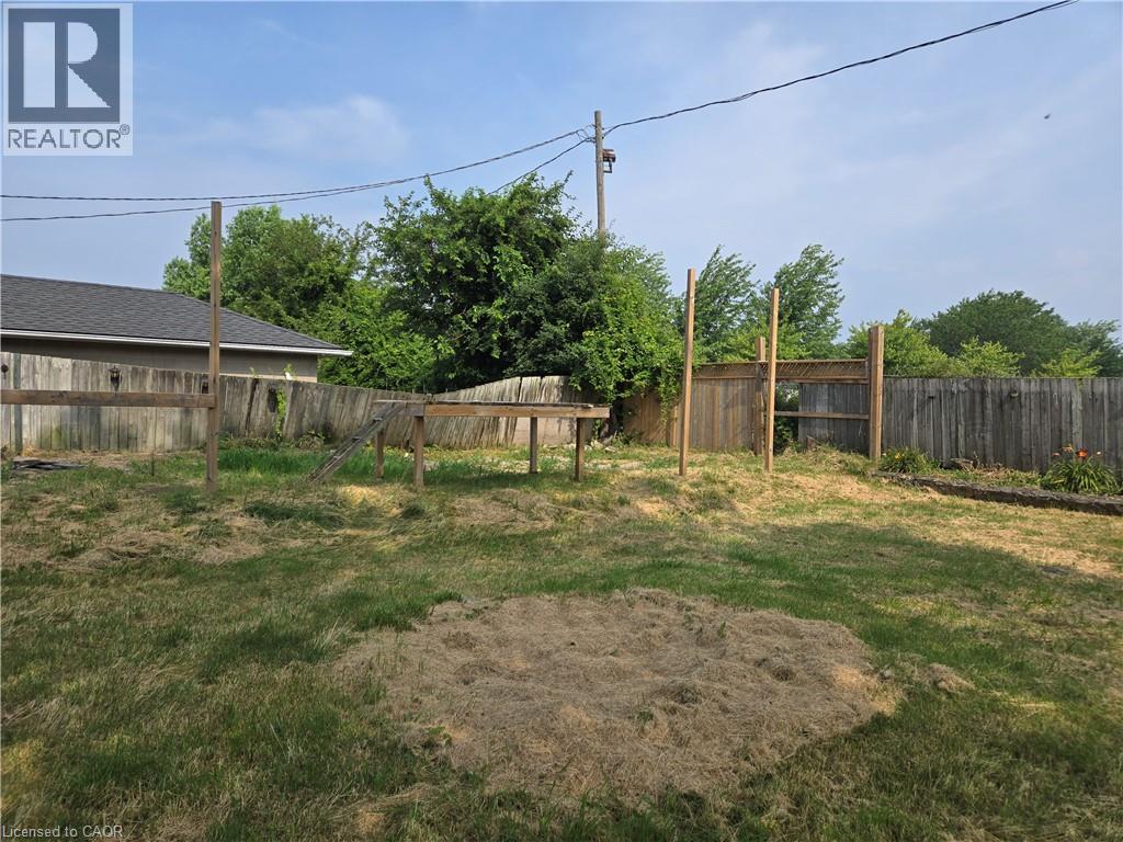 16 Broderick Avenue, Thorold, Ontario  L2V 2H4 - Photo 4 - 40865027