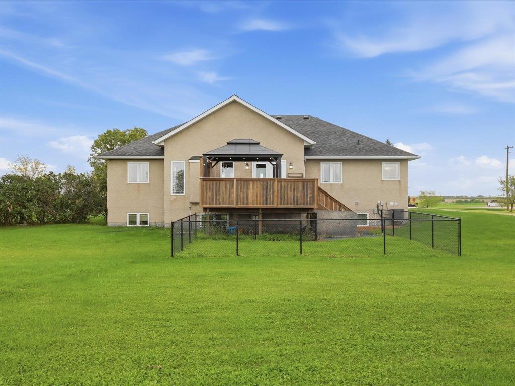 215 Centre Street N, Mitchell, Manitoba  R5G 1G8 - Photo 1 - 202623222