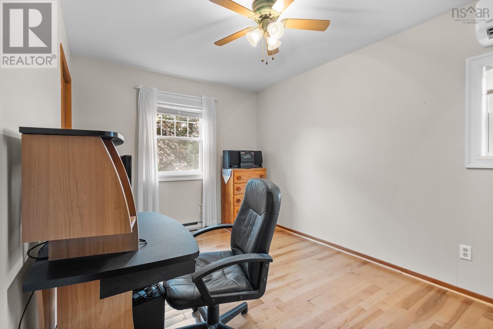 54 Parkdale Avenue photo 24