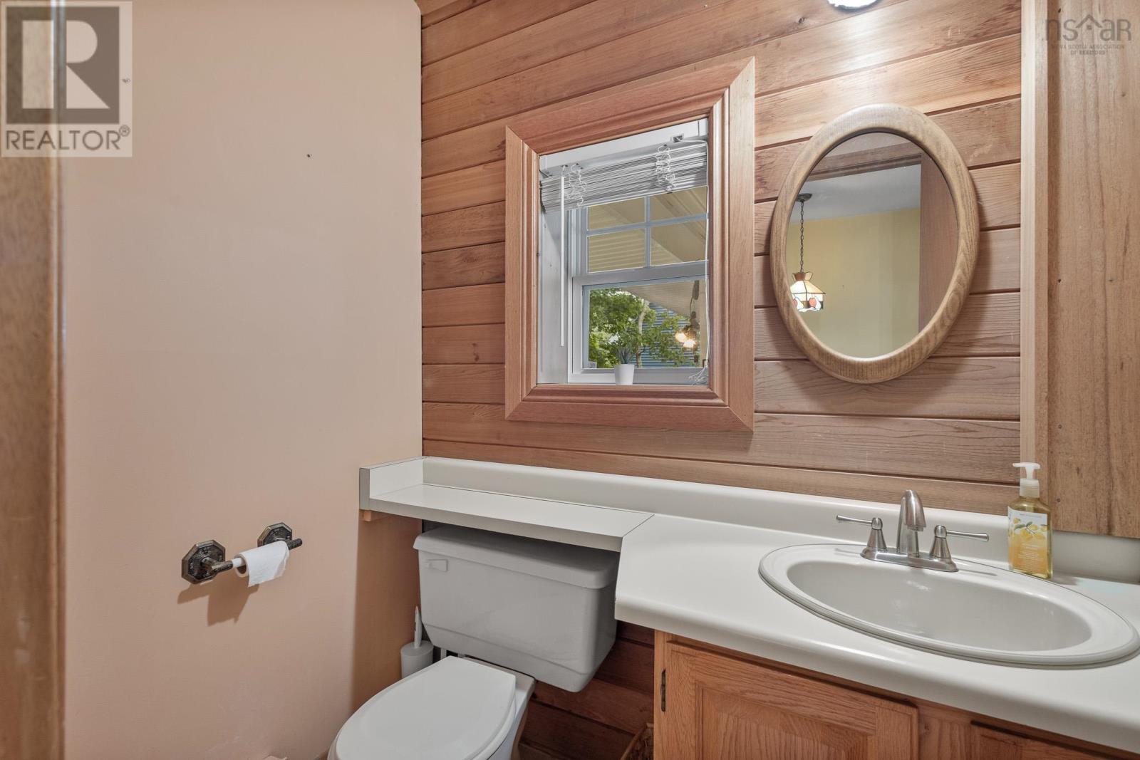54 Parkdale Avenue photo 15