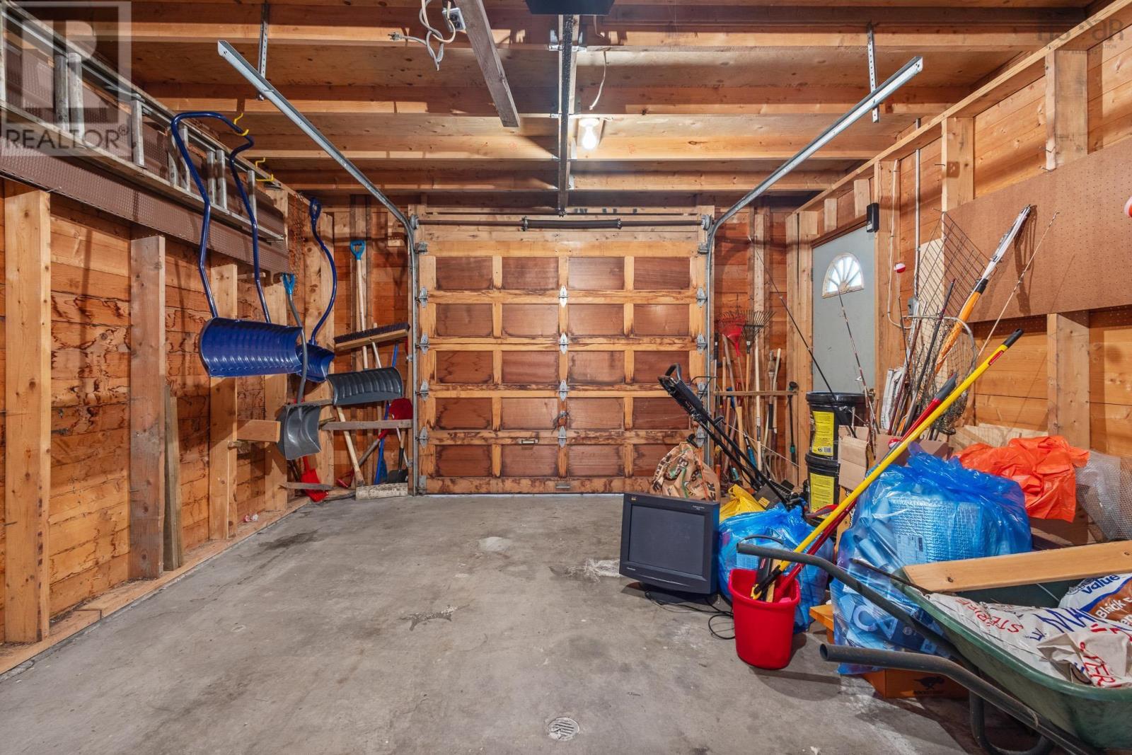 54 Parkdale Avenue photo 37