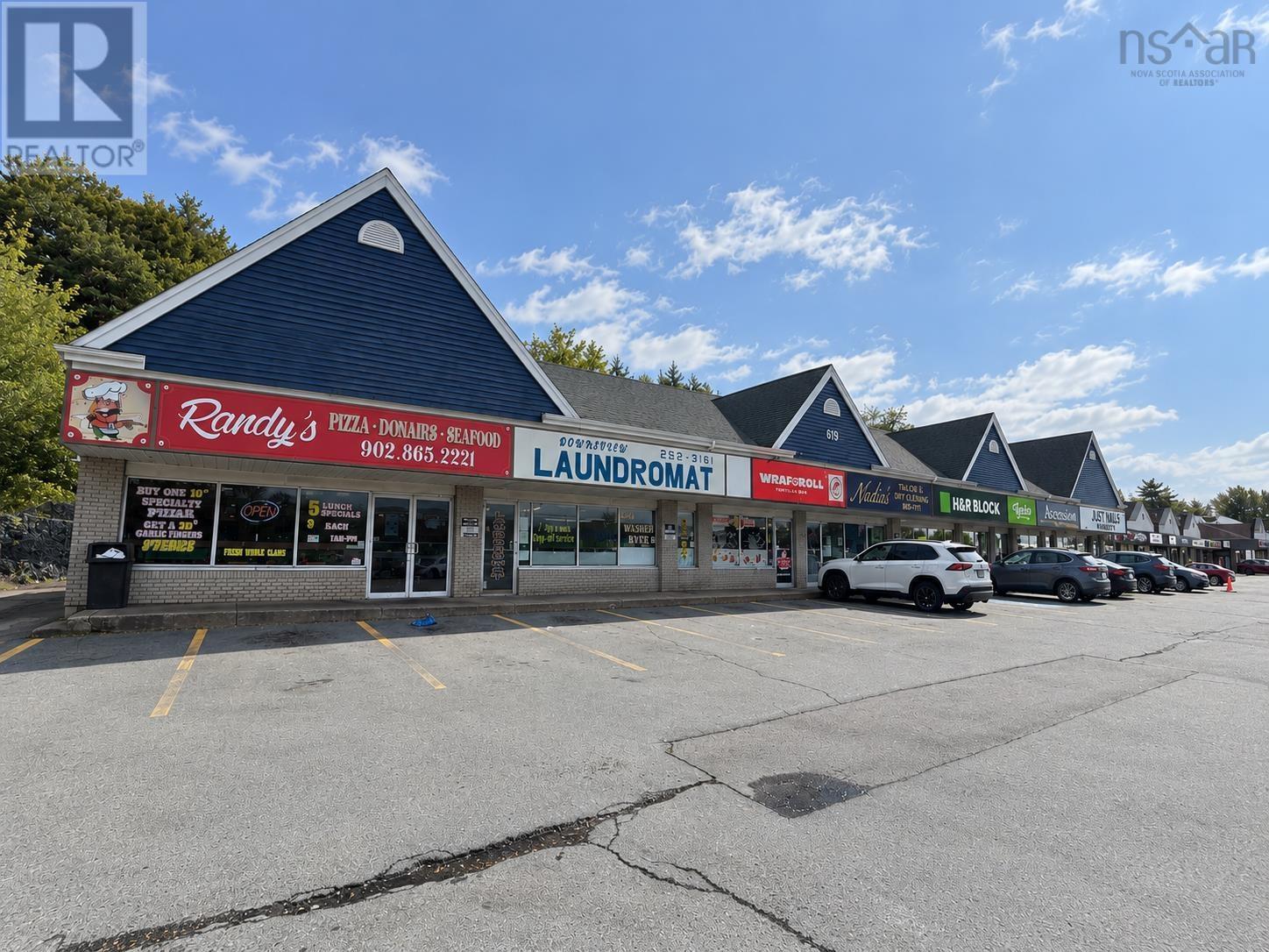 101 619 Sackville Drive photo 2