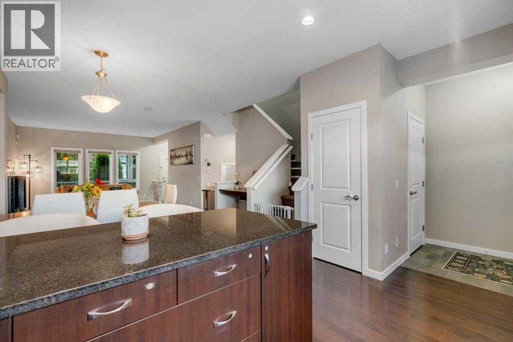 72 Redstone Common NE